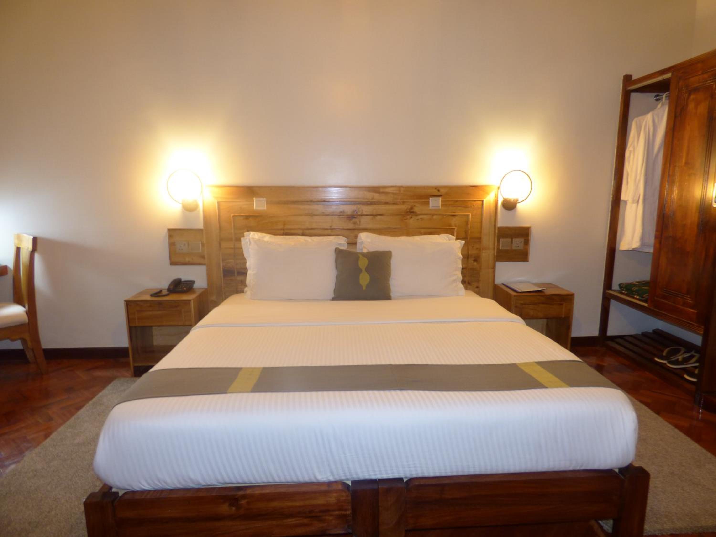 Deluxe Double Room with Balcony - Photo 22