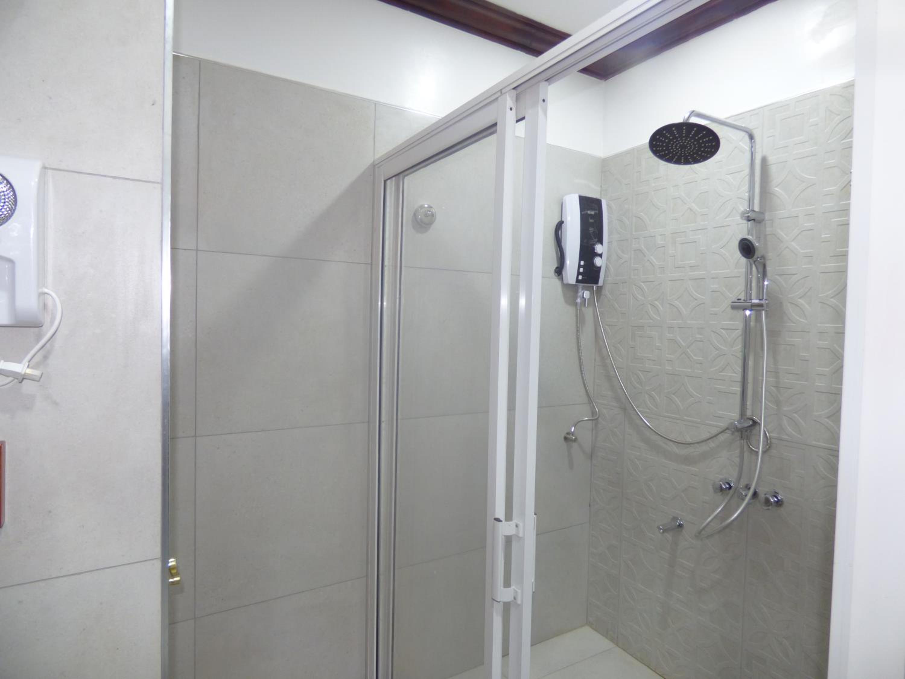 Deluxe Double Room with Balcony - Photo 33