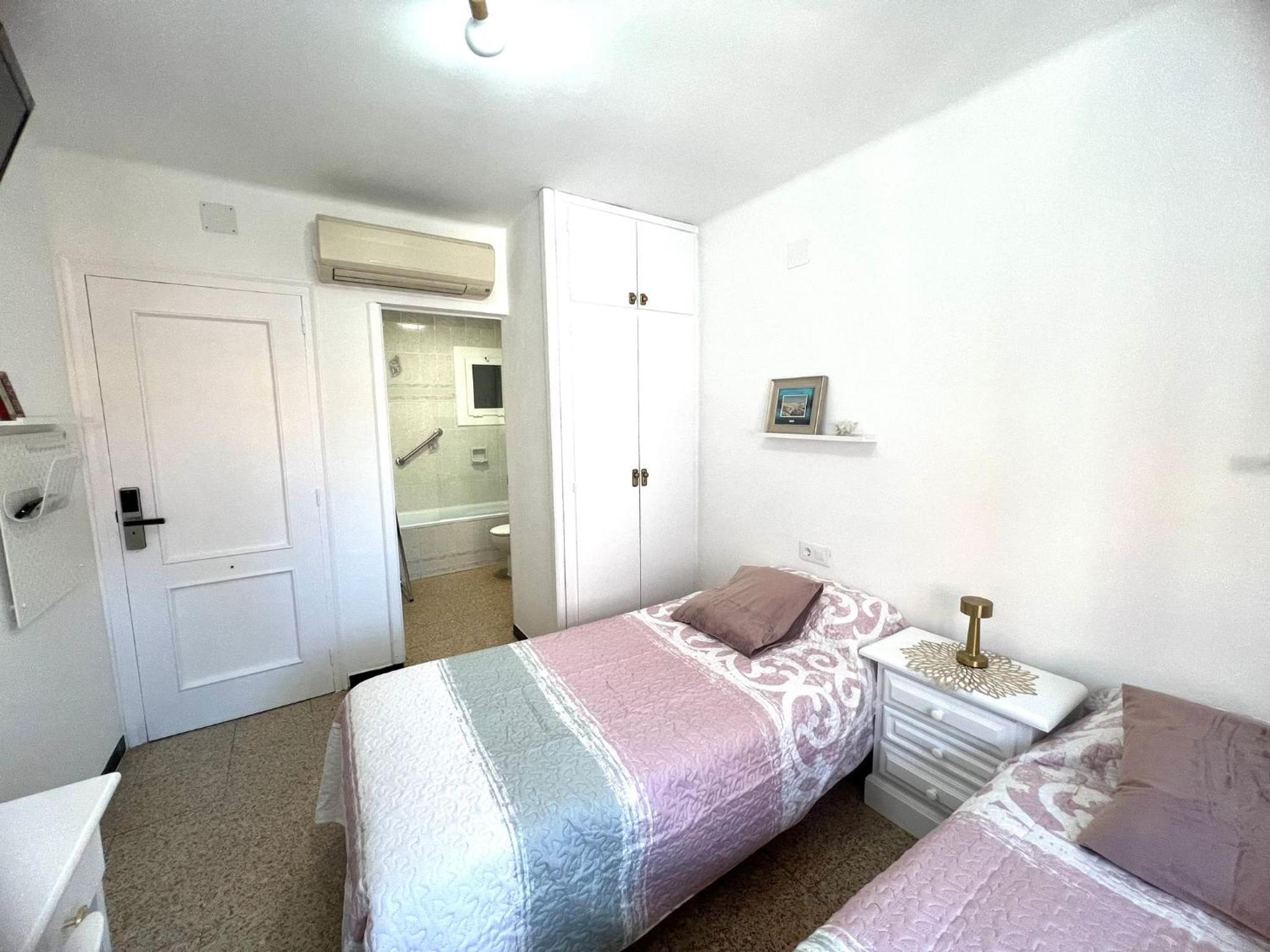 Standard Twin Room photo 2