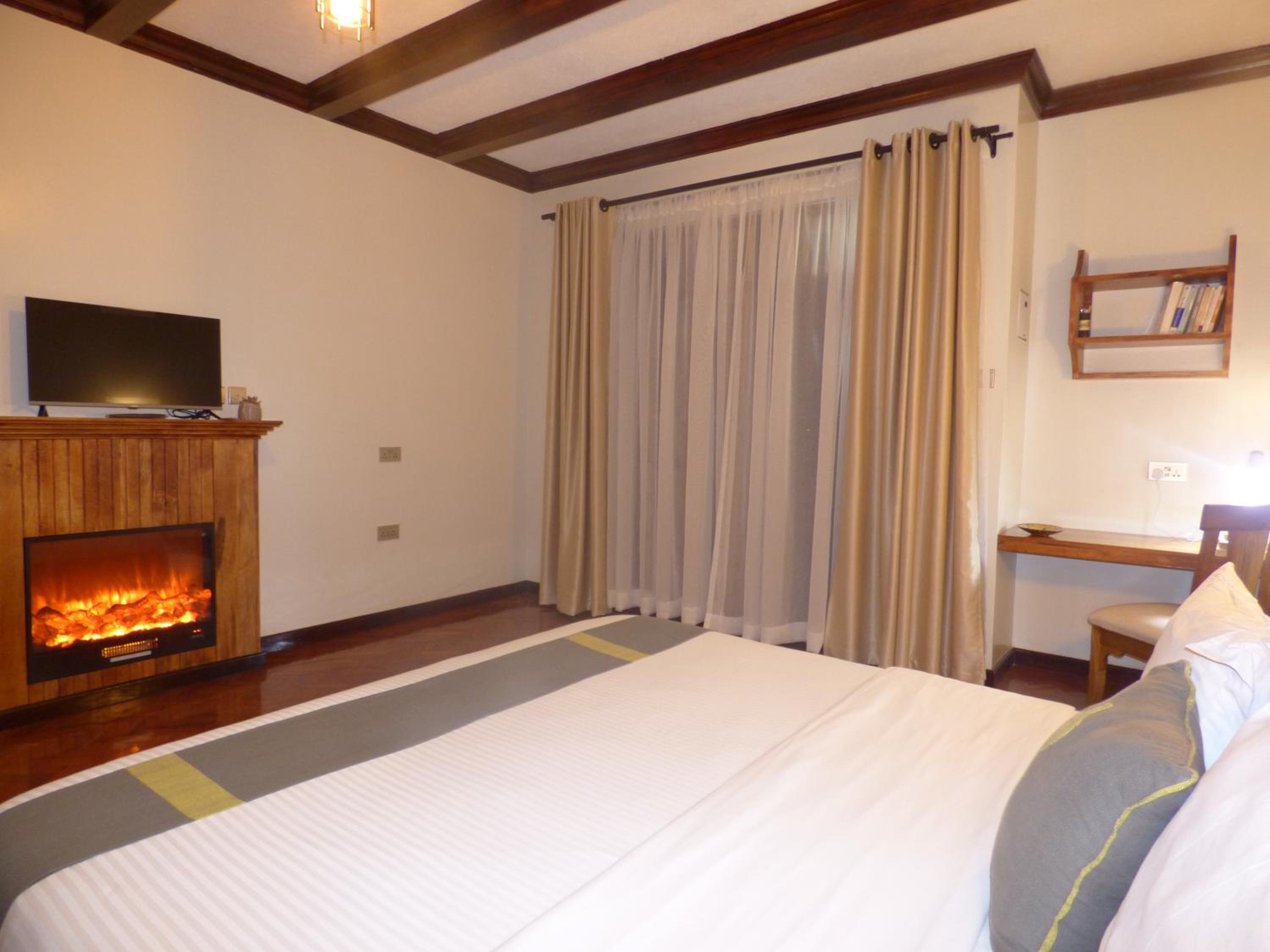 Deluxe Double Room with Balcony - Photo 50
