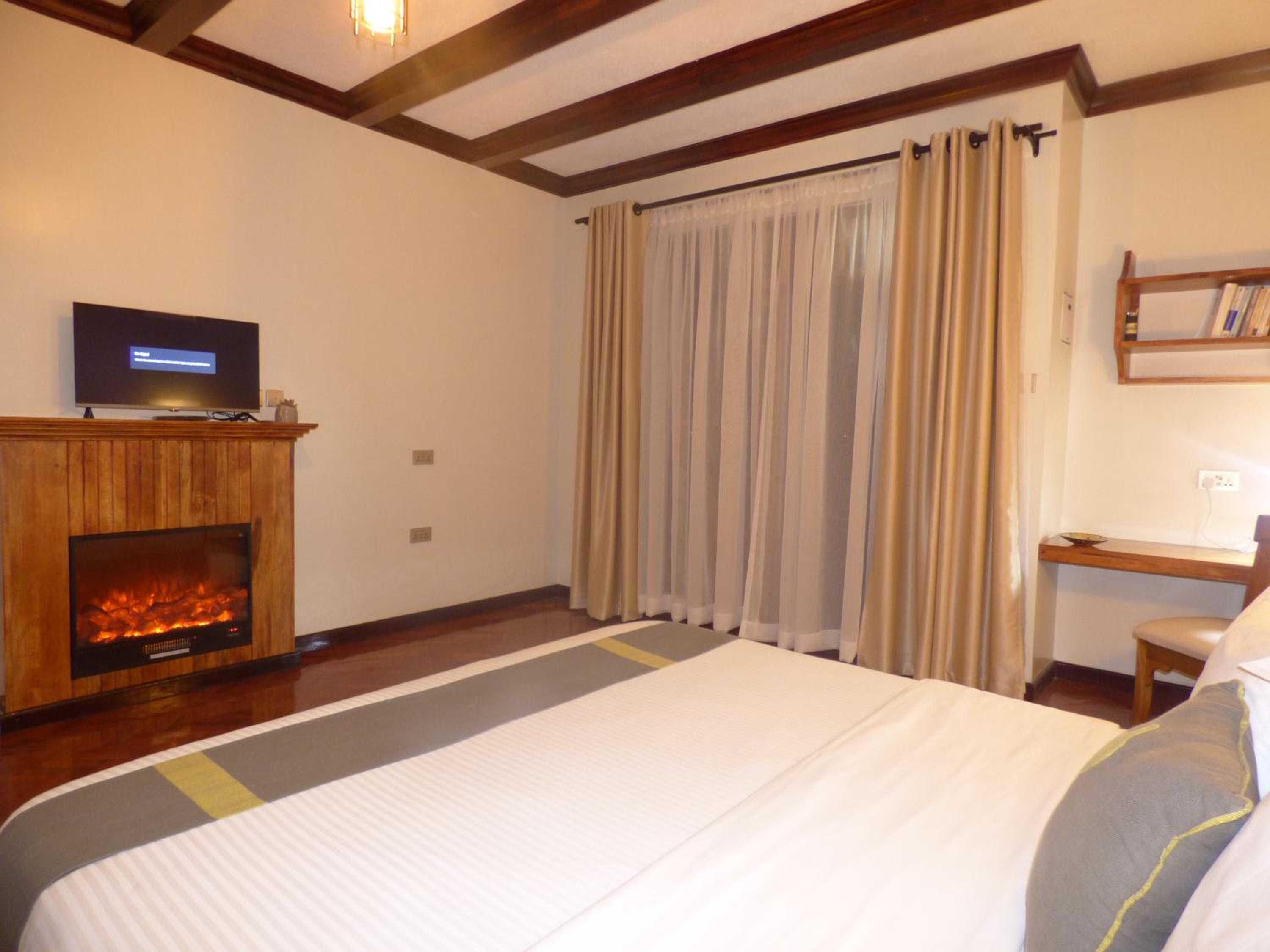 Deluxe Double Room with Balcony - Photo 57