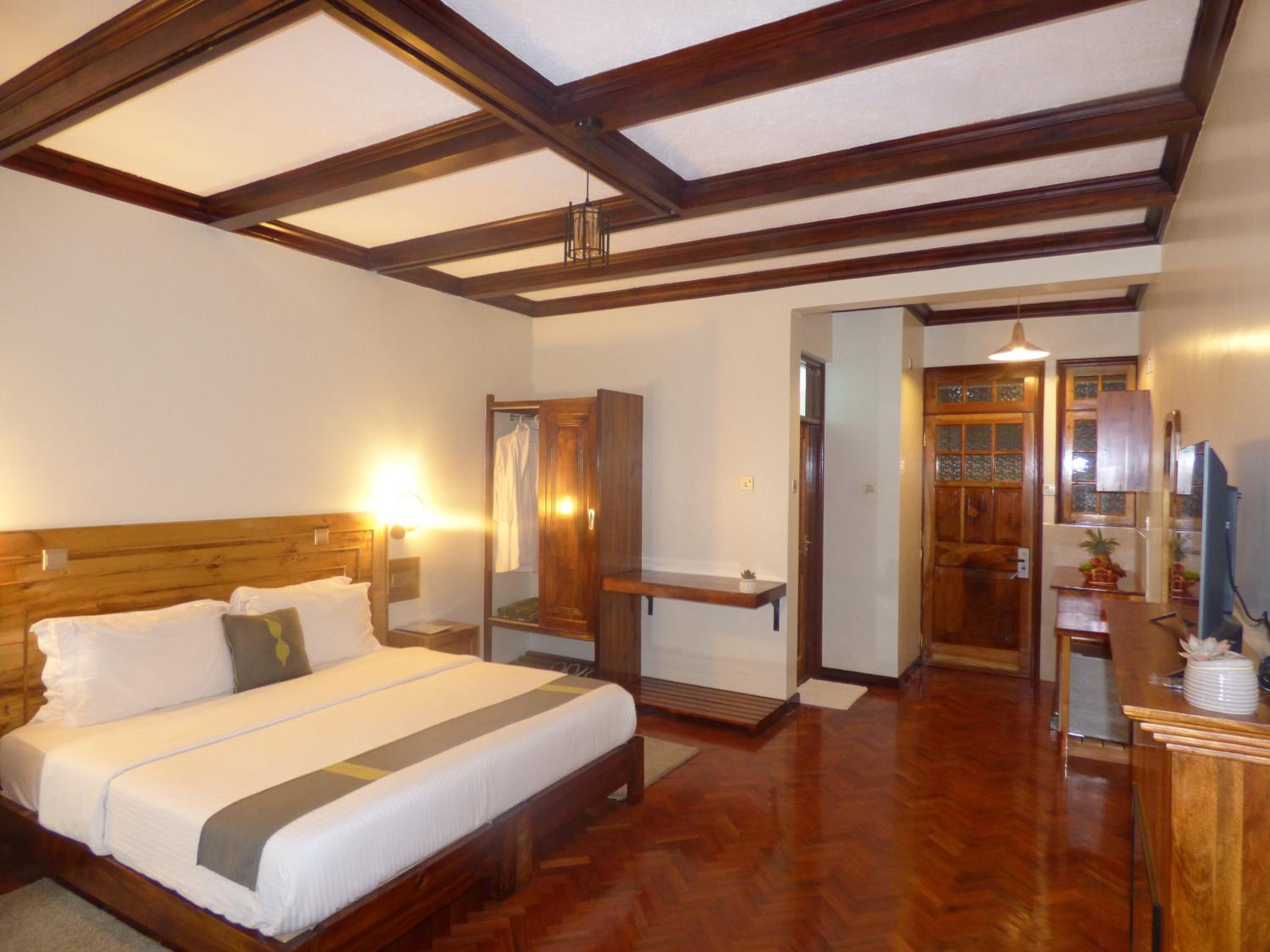 Deluxe Double Room with Balcony - Photo 58