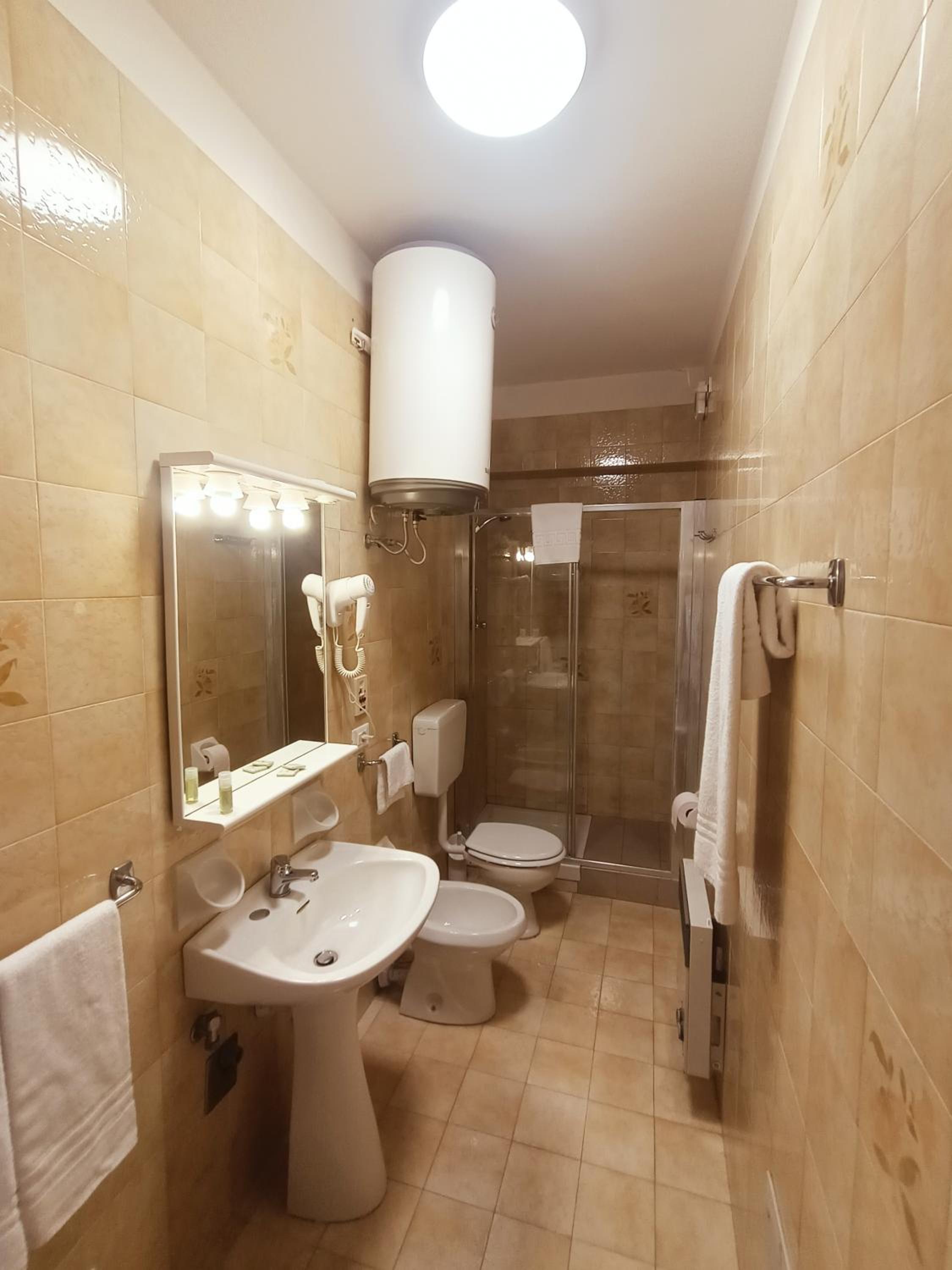 One-Bedroom Standard Apartment (2 Adults) photo 3