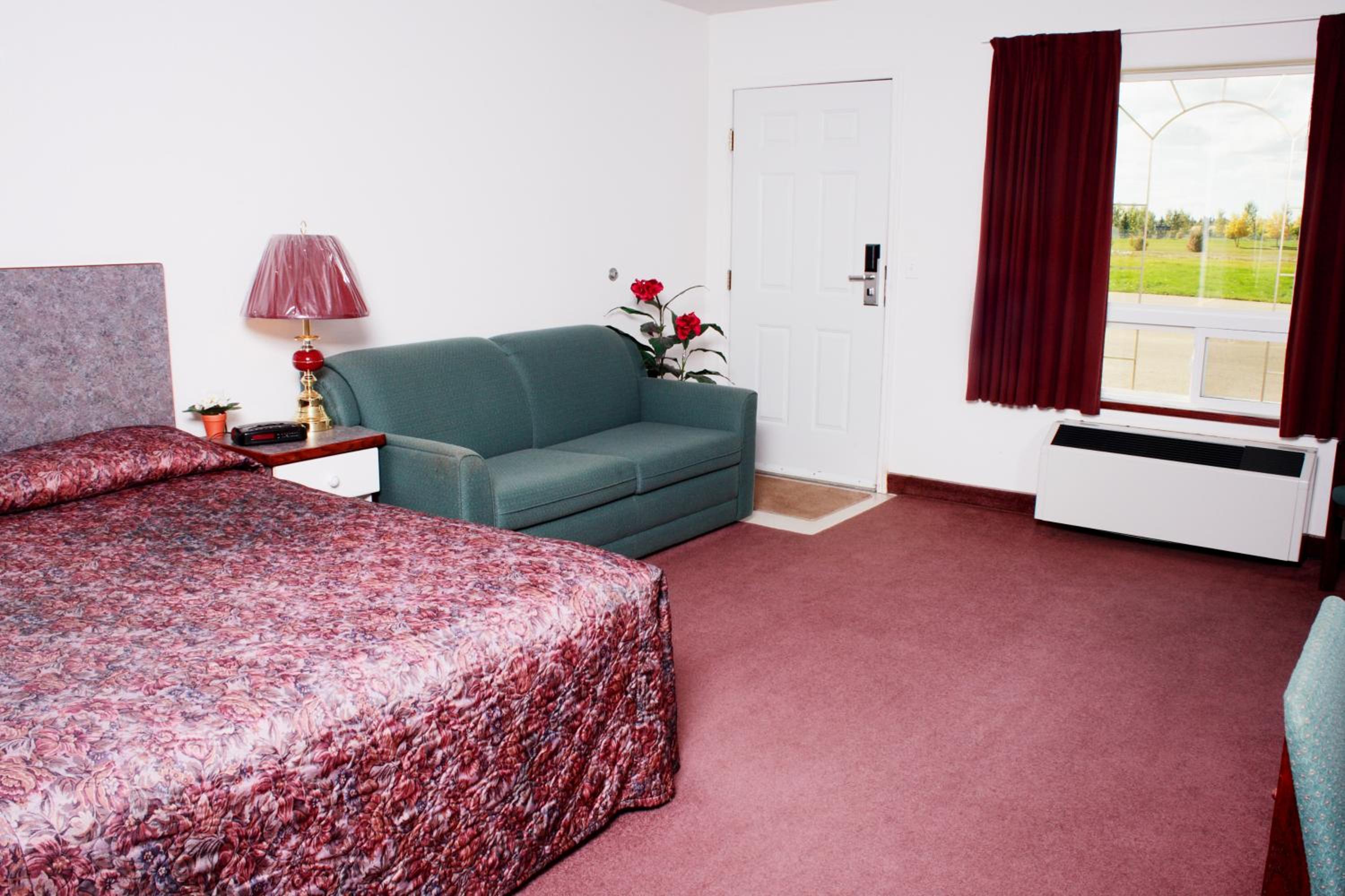 Queen Room photo 1