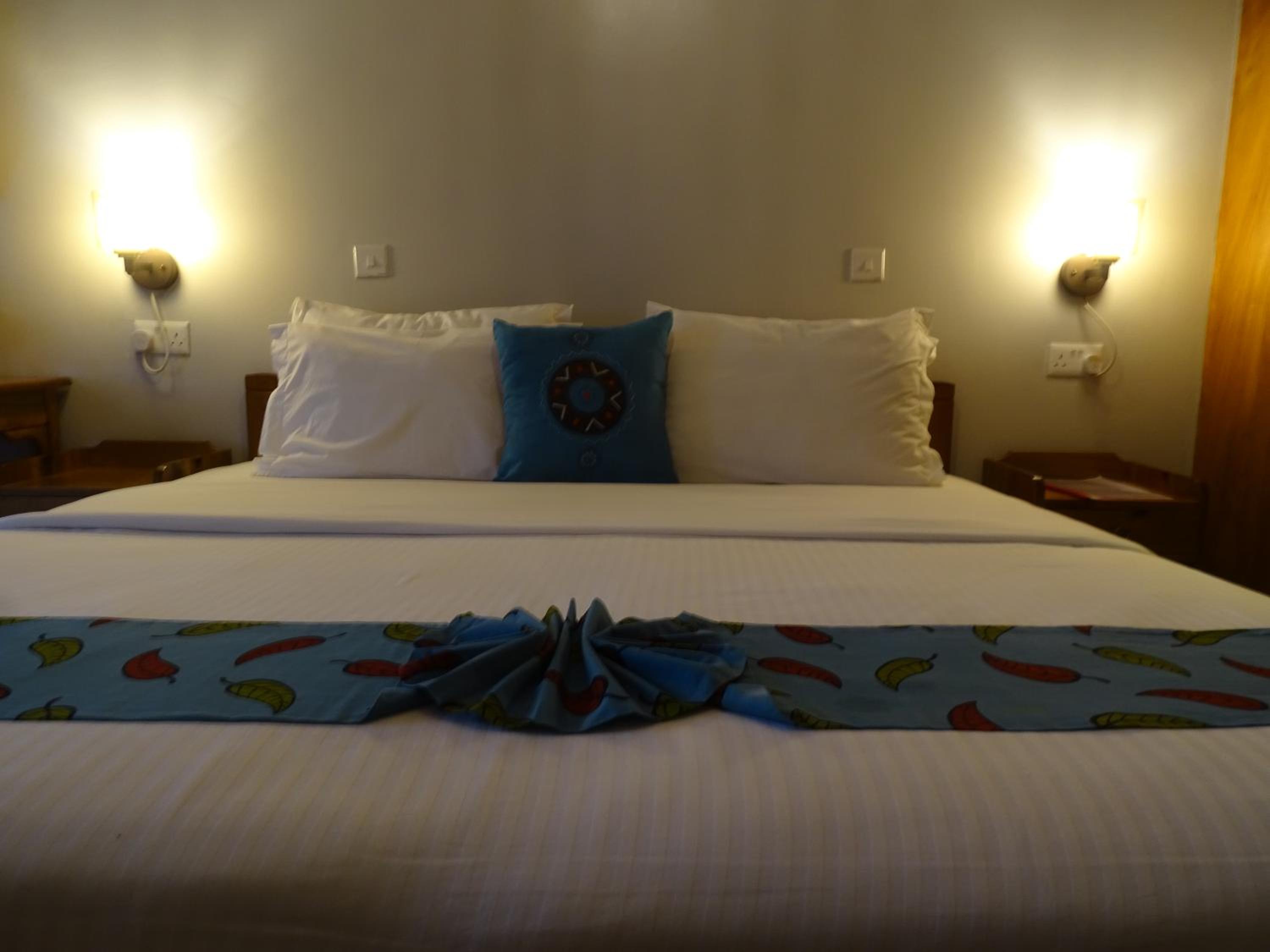 Standard Double or Twin Room - Photo 7