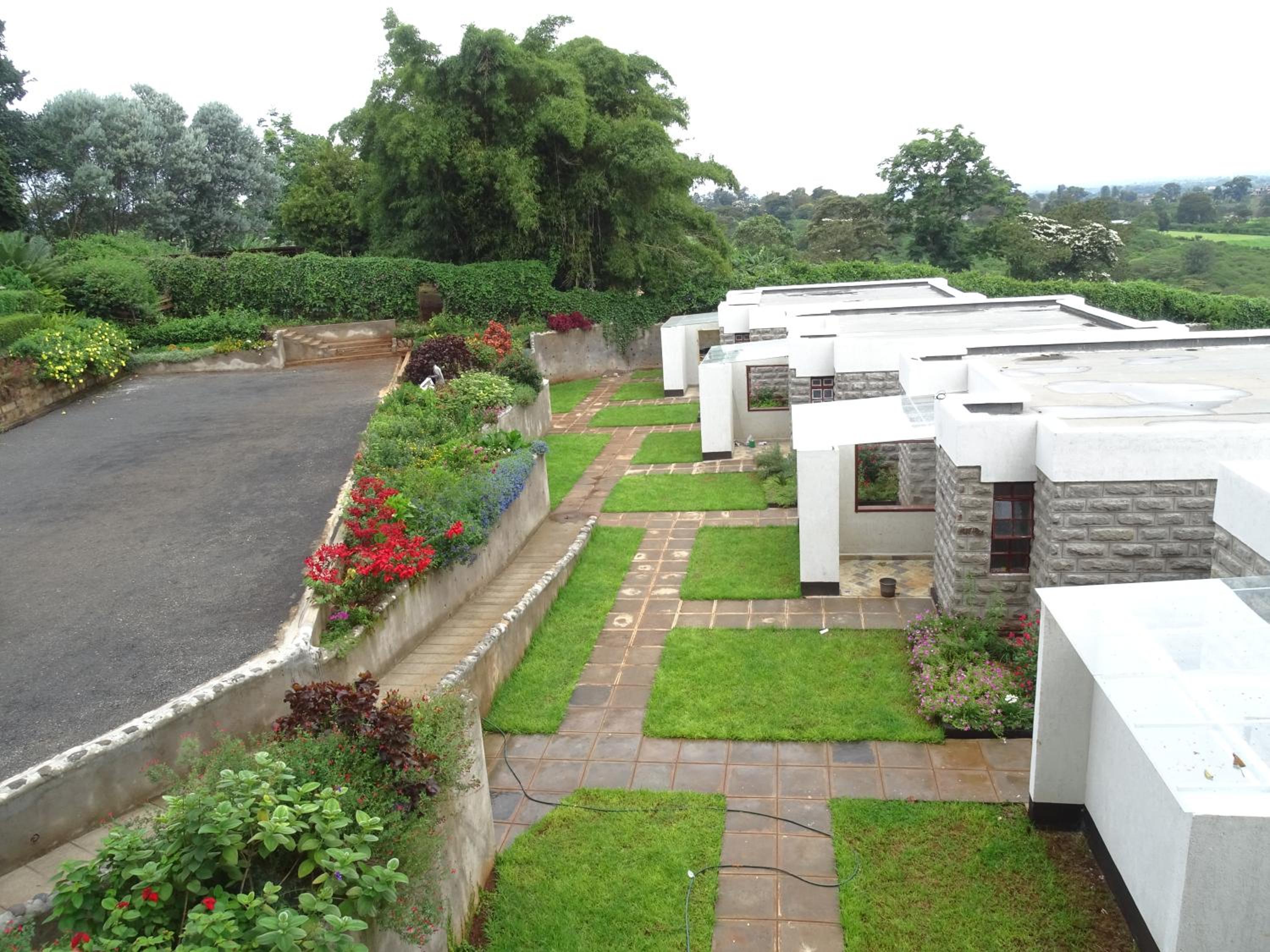 Deluxe Double Room with Balcony - Photo 4