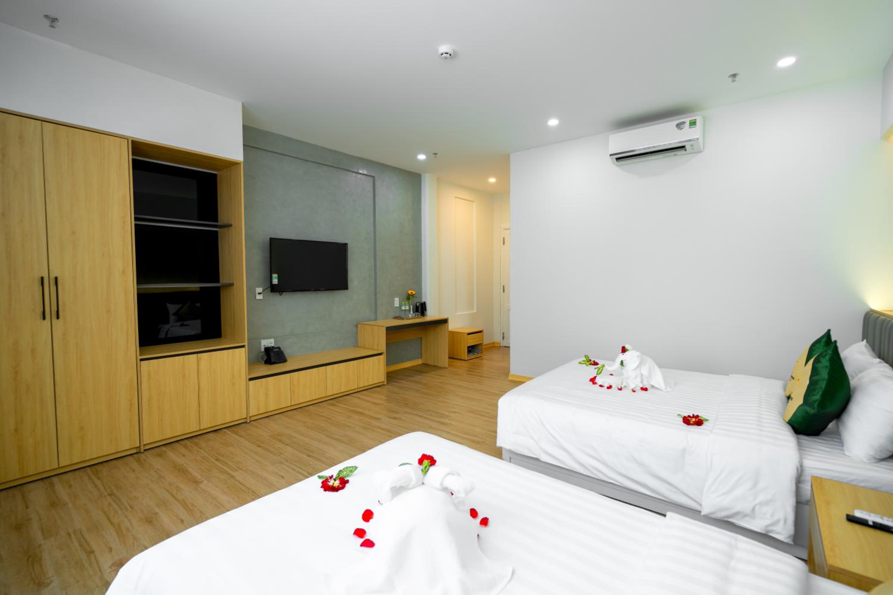 Deluxe Triple Room - Photo 2