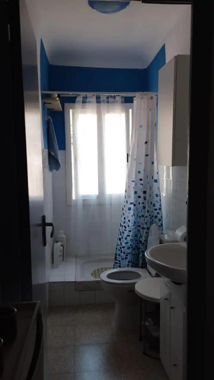 Basic Triple Room With Shared Bathroom photo 2