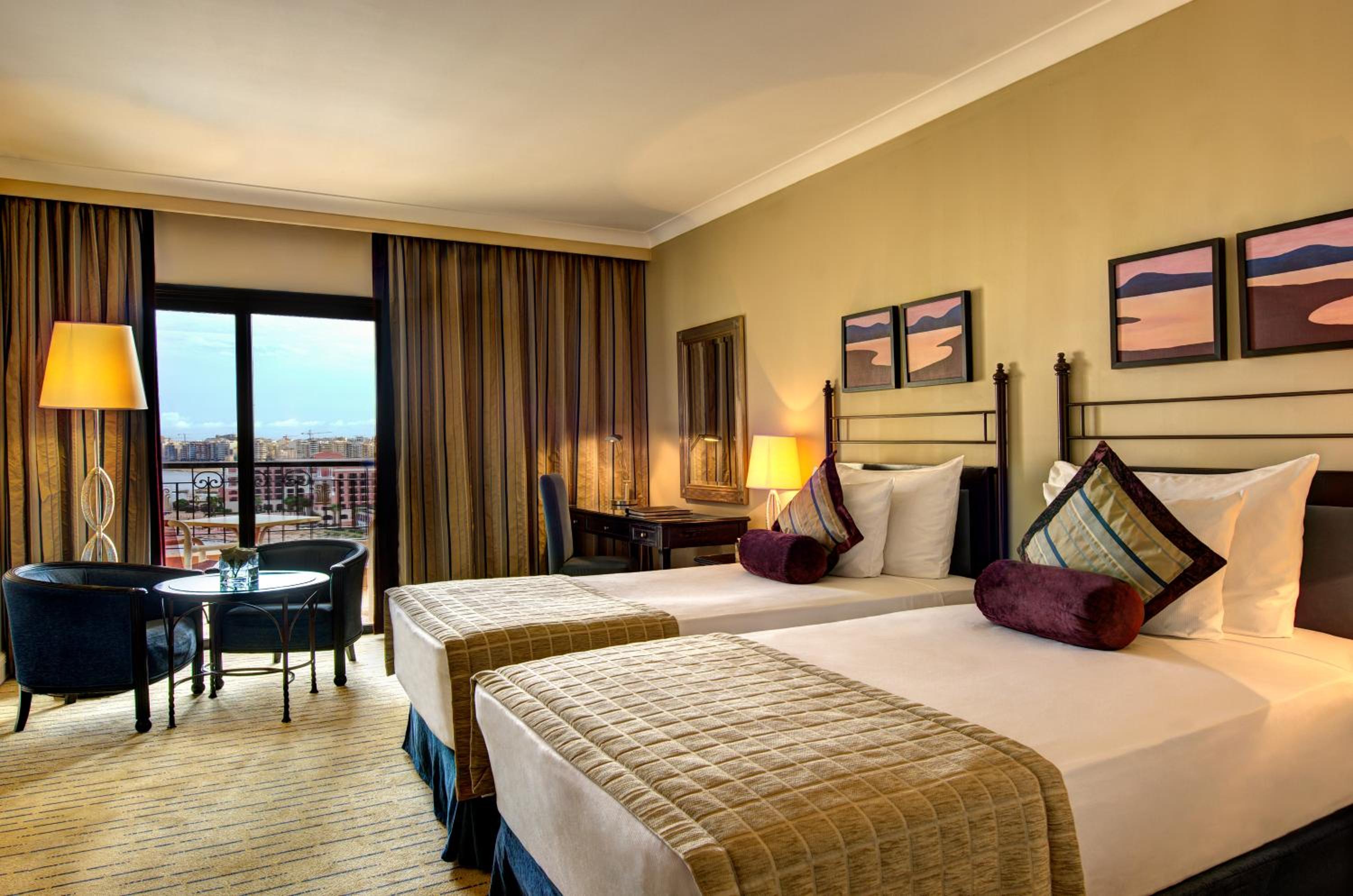 Deluxe Suite Queen with Sea View