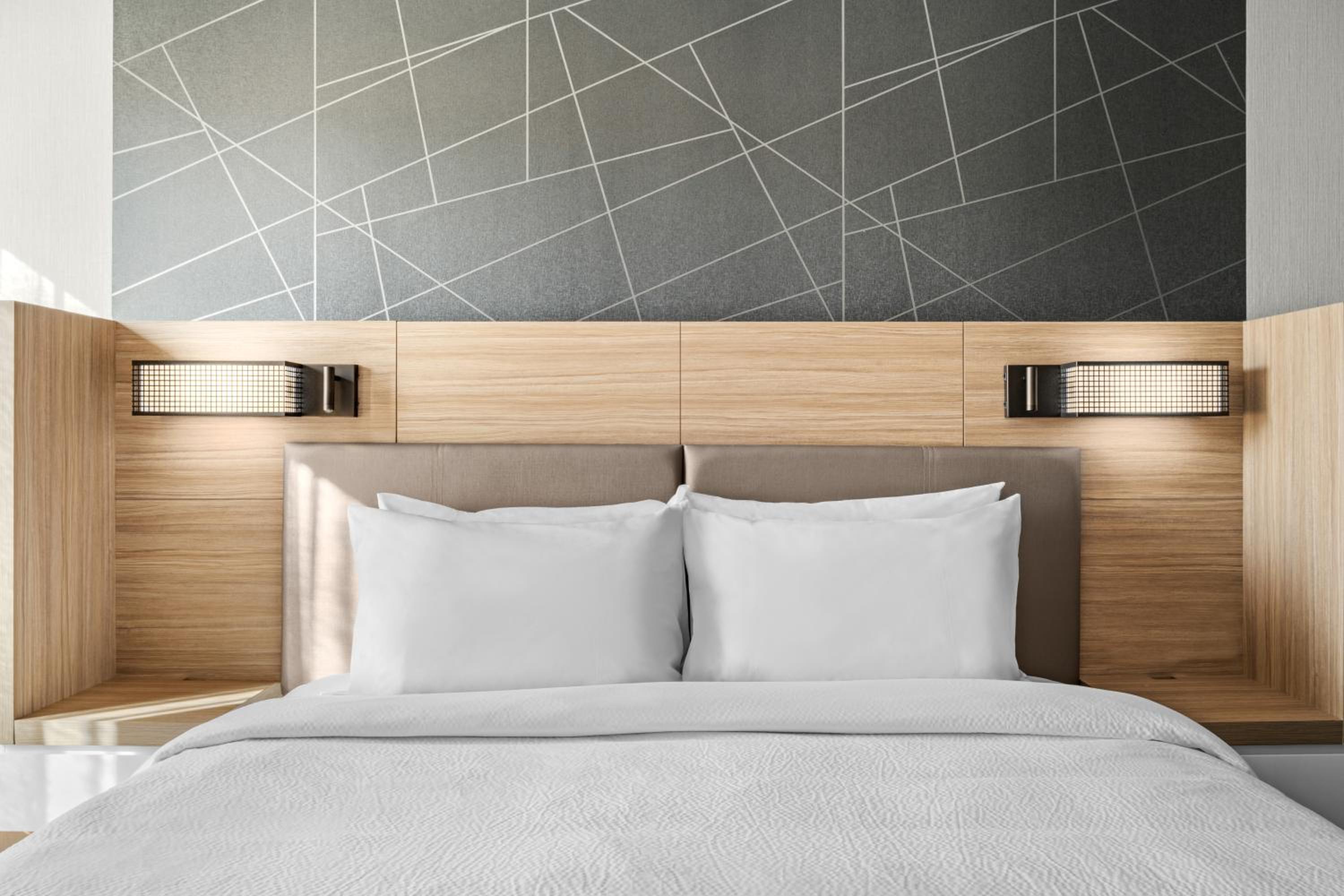 Suite with Two Queen Beds and Trundle Bed - Photo 5