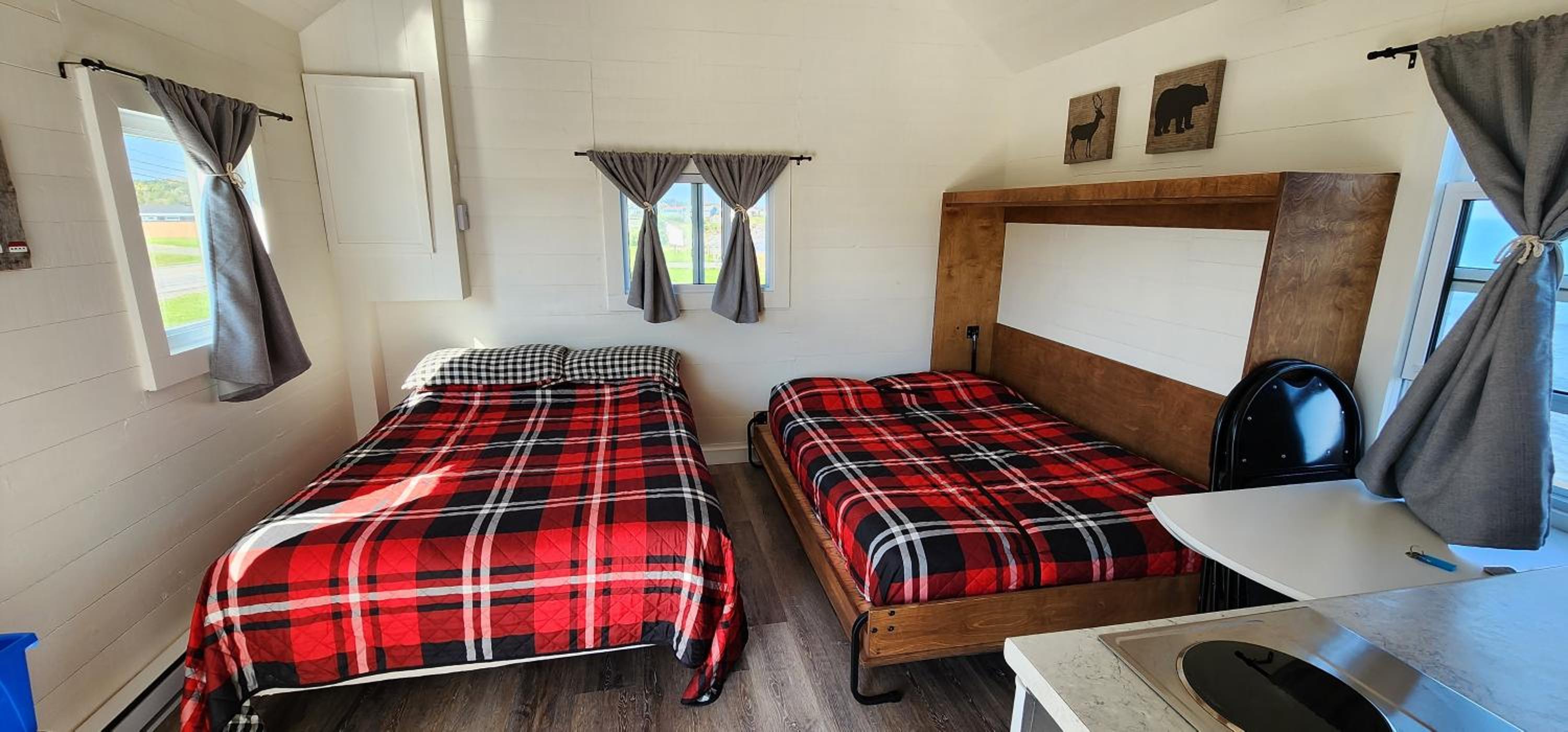 Chalet with Two Double Beds photo 1