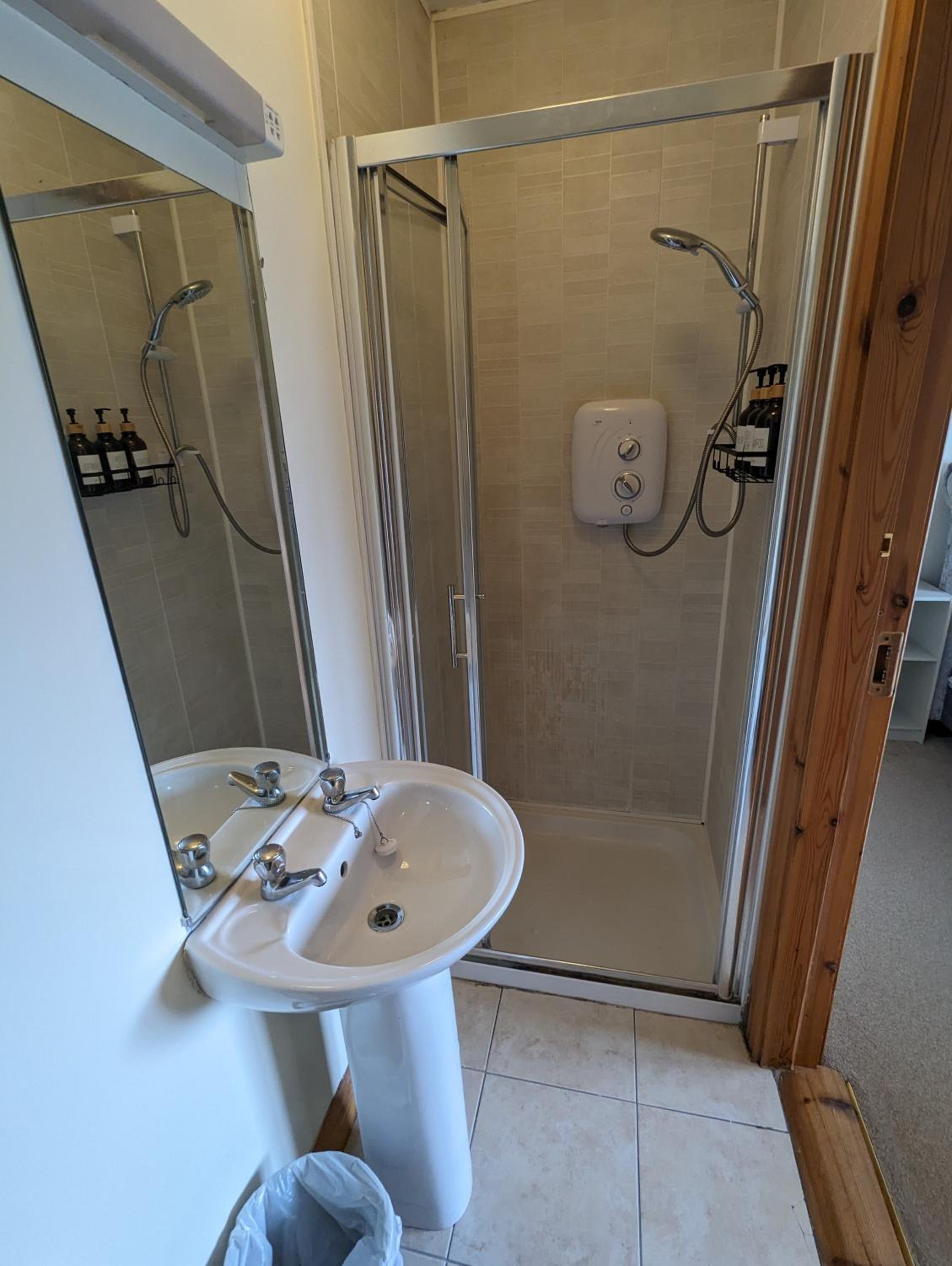 One-Bedroom House photo 2