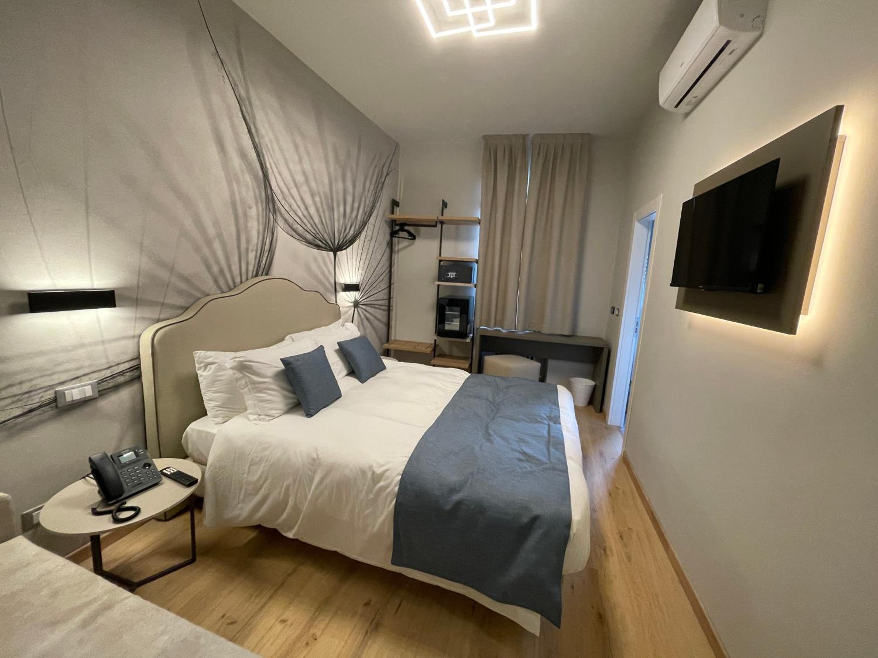 Deluxe Room (2 Adults + 1 Child) photo 2