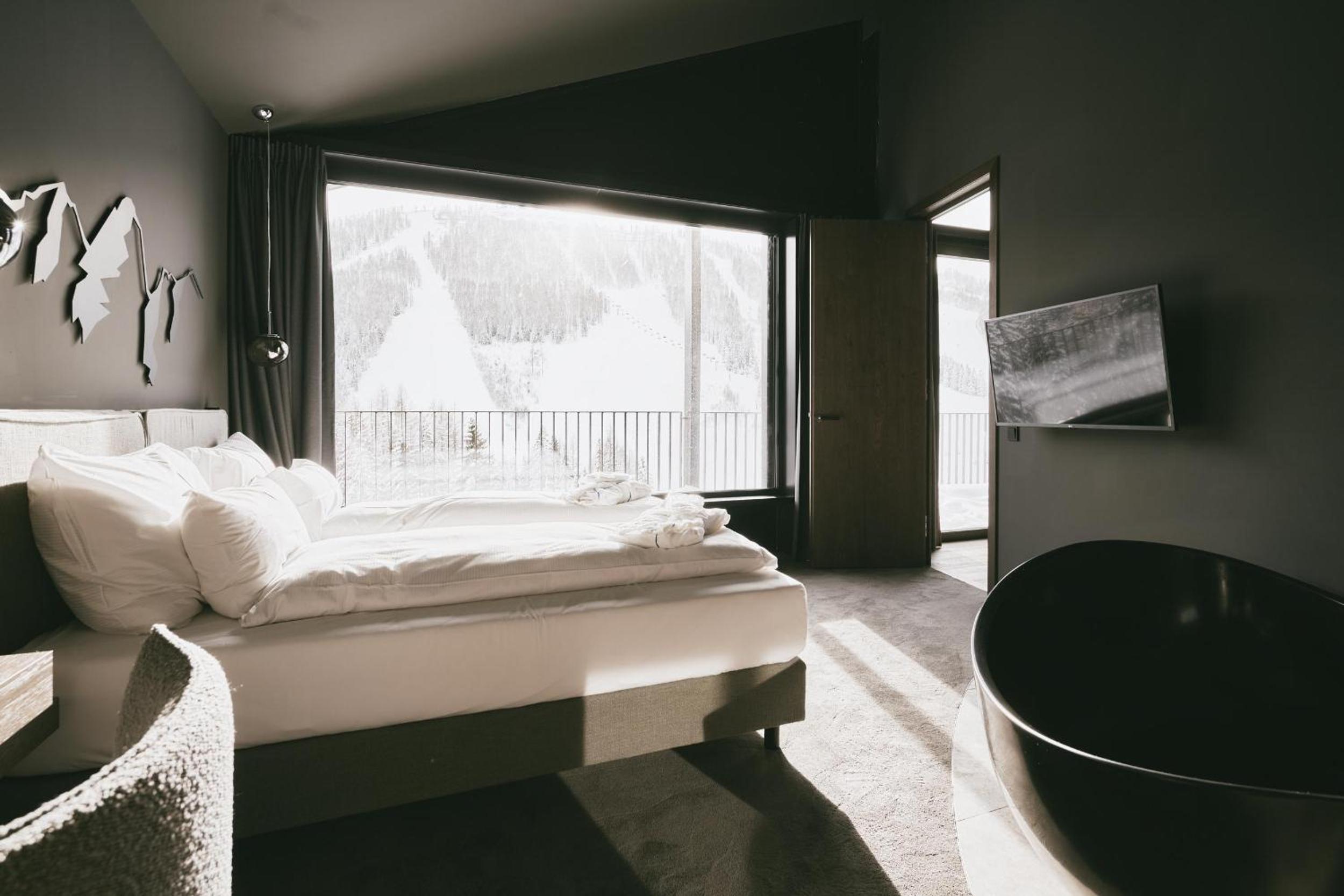 Deluxe 2 Bedroom Penthouse with Sauna