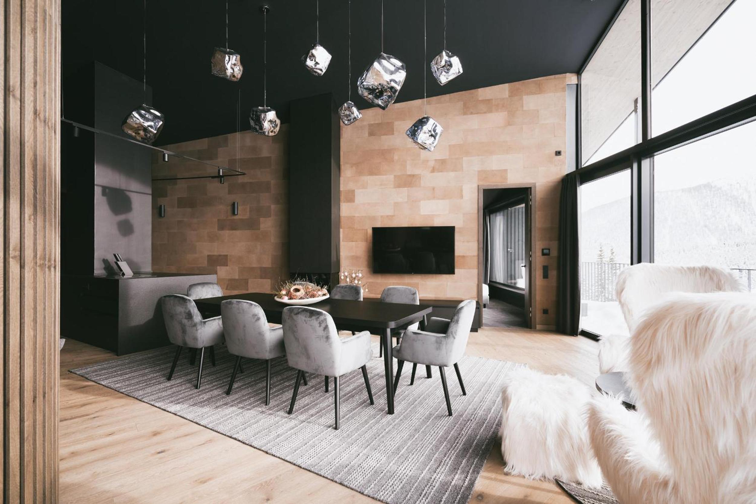 Deluxe 2 Bedroom Penthouse with Sauna photo 2