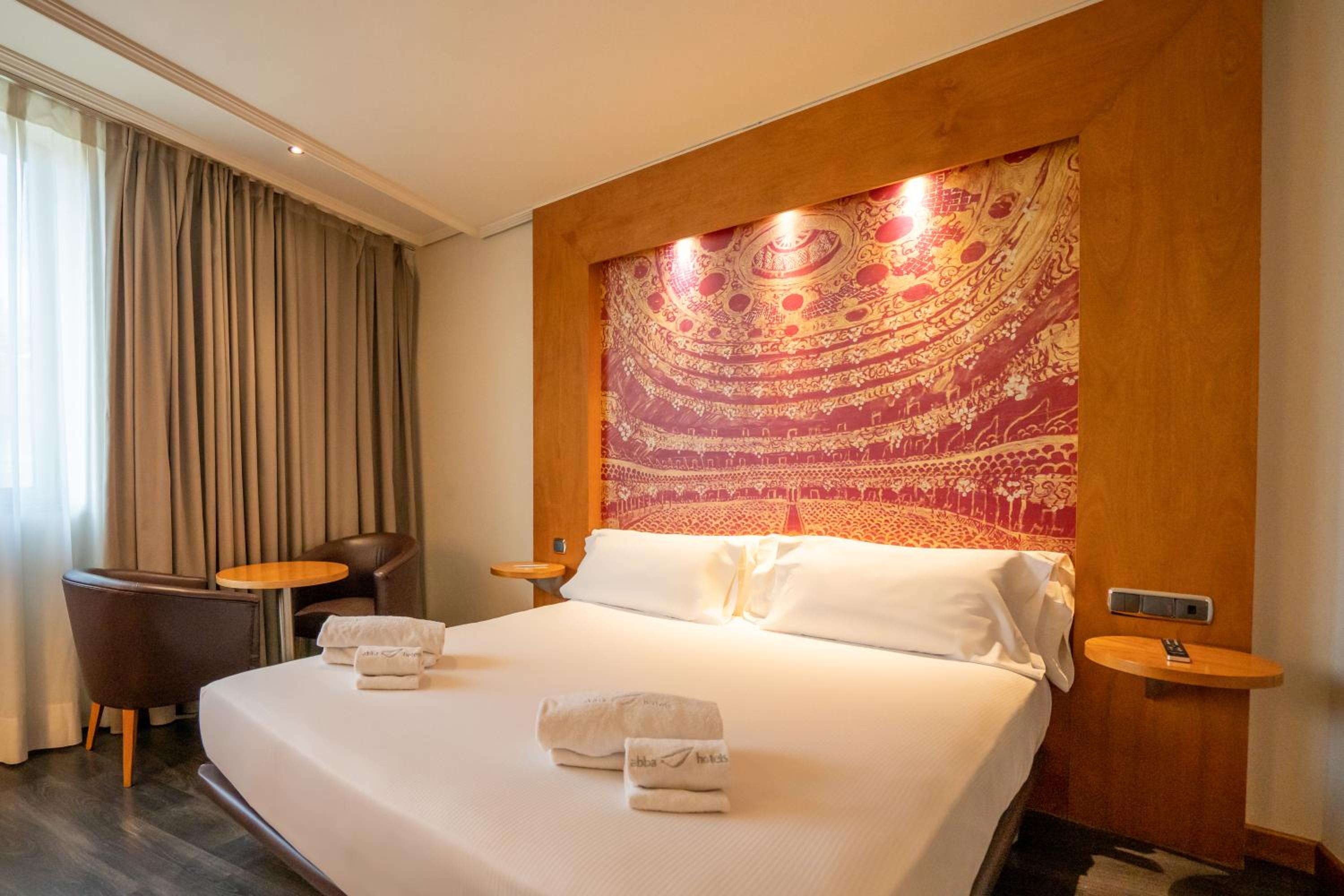 Standard Queen Room
