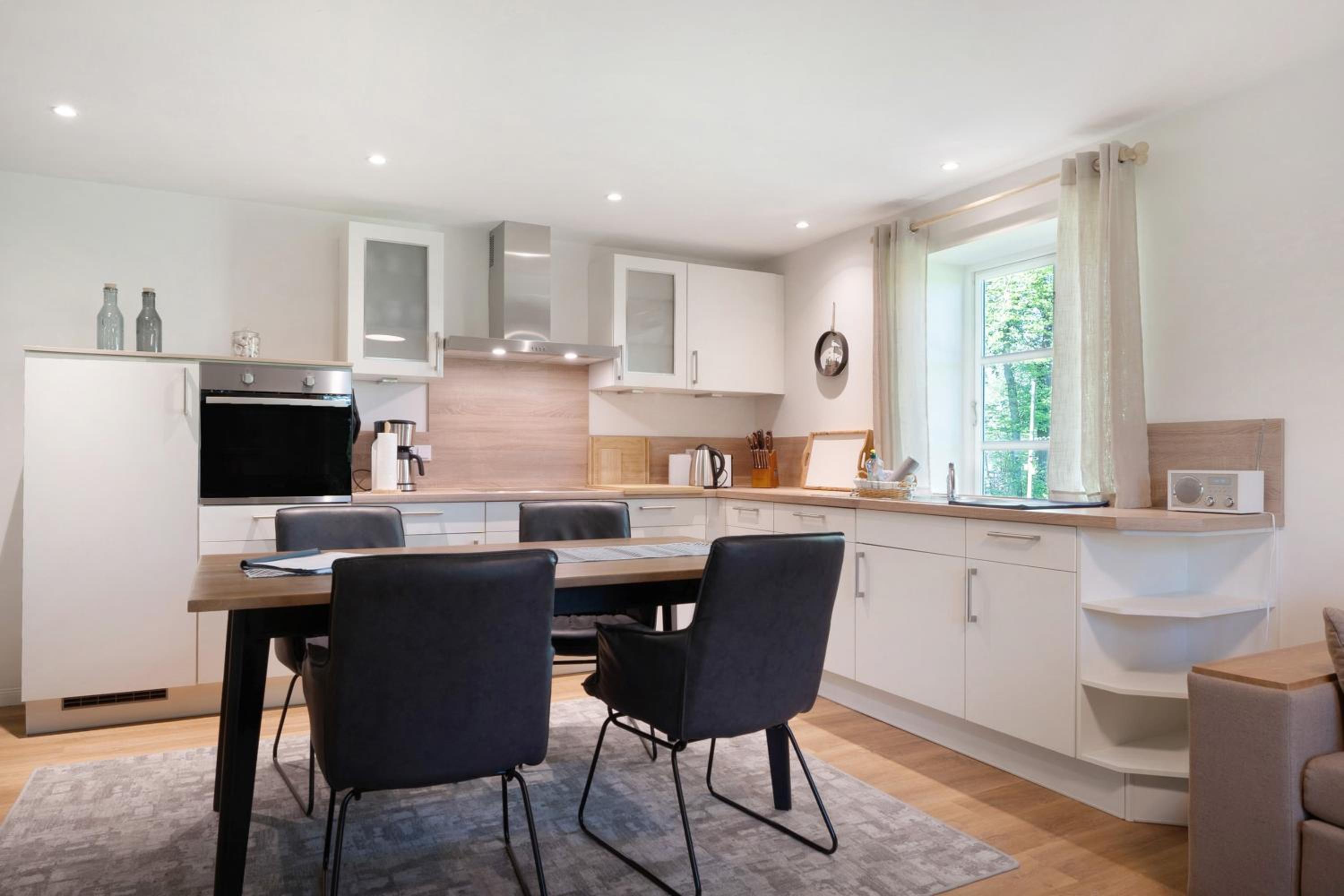 One-Bedroom Apartment with Garden photo 2