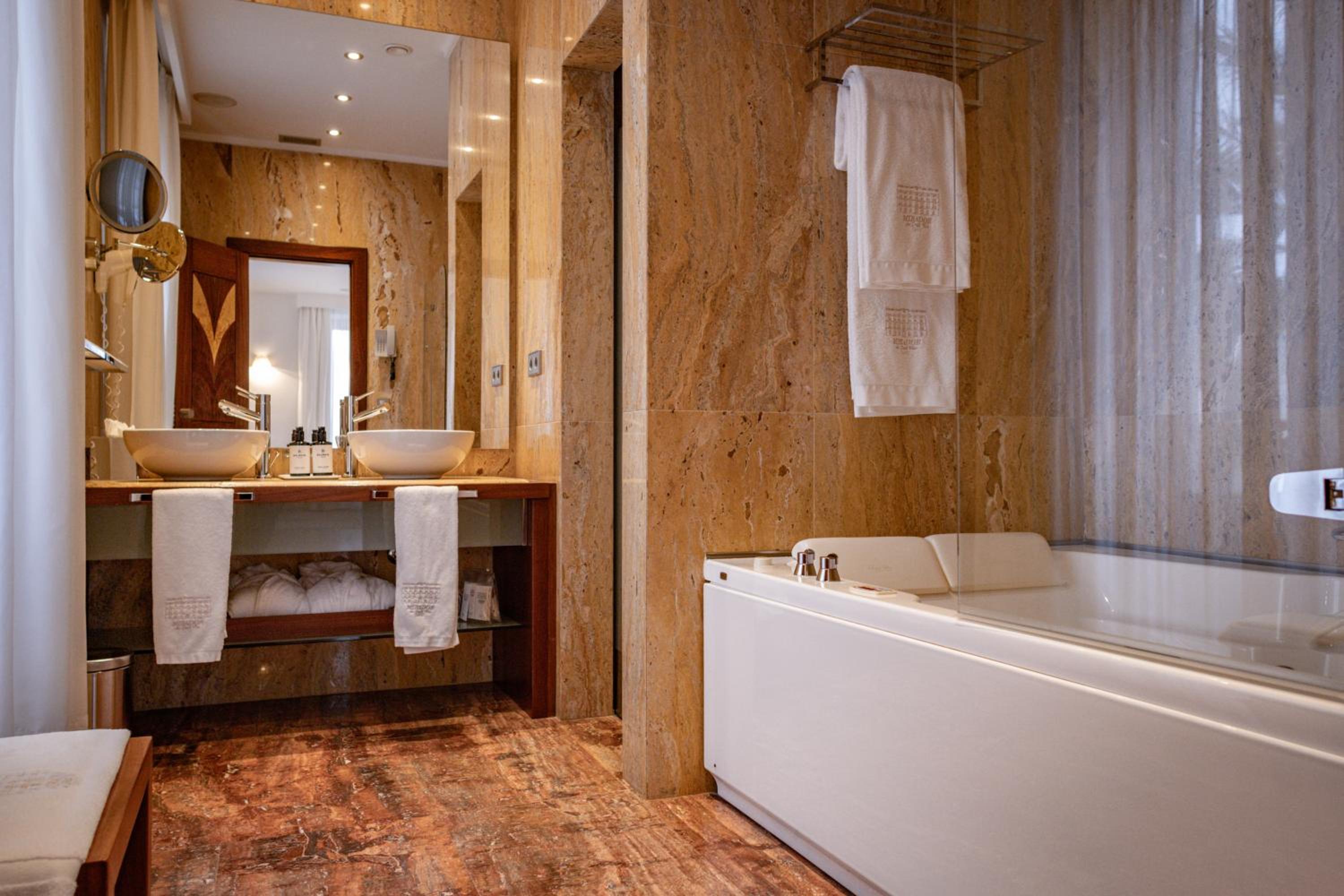 Junior Suite - Photo 9