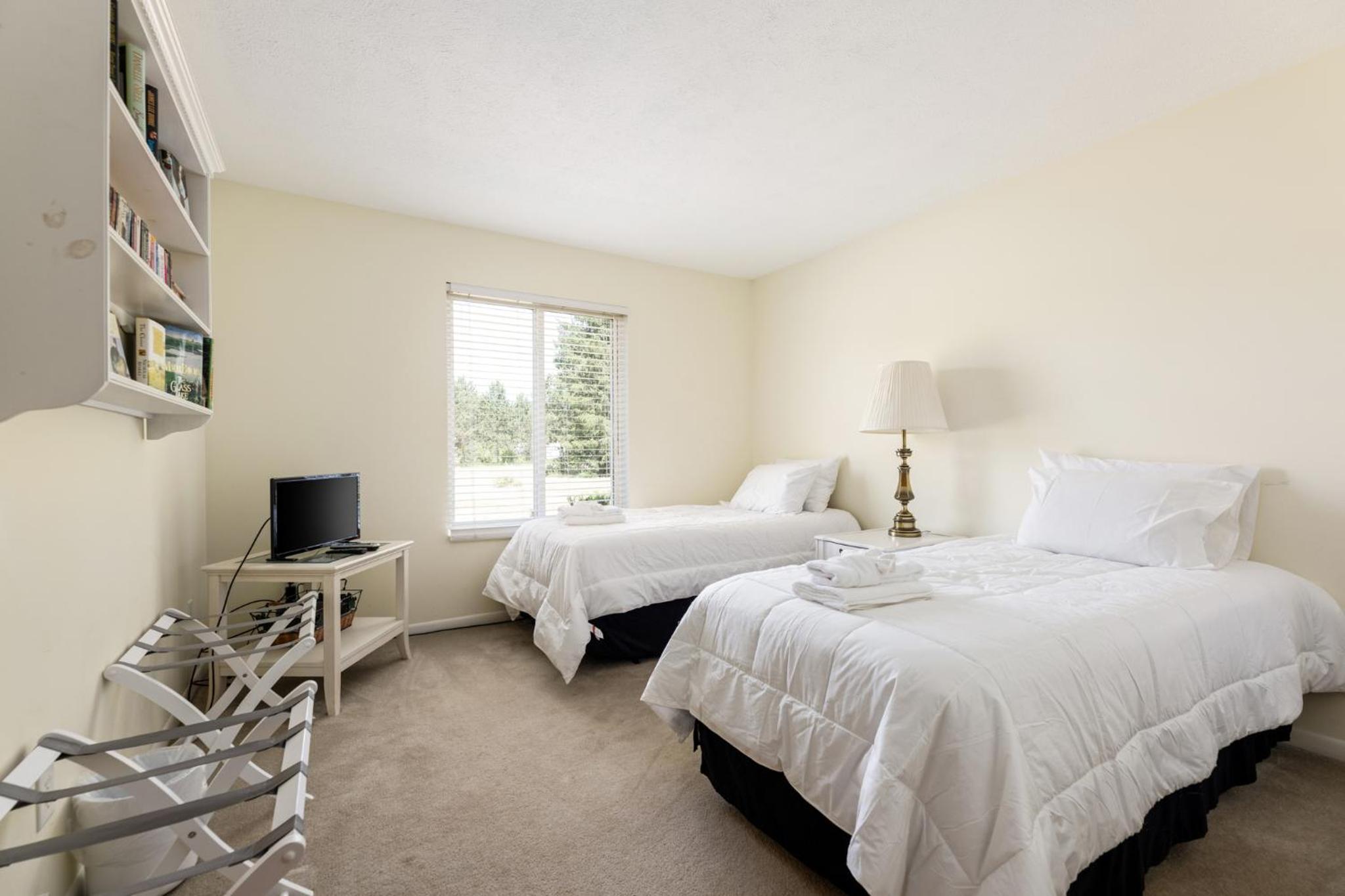 Four-Bedroom House photo 3