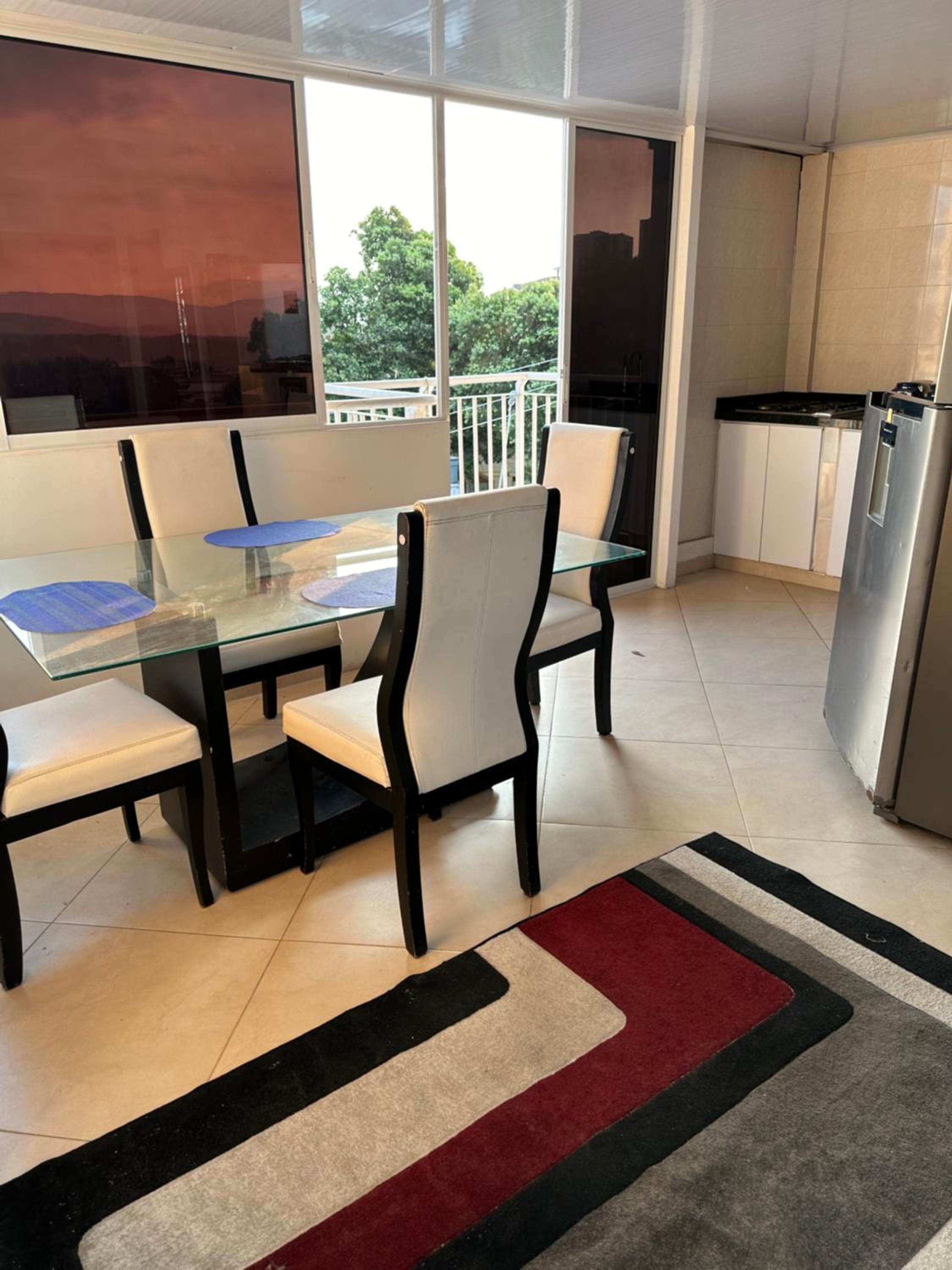 Deluxe One-Bedroom Apartment with City View photo 2