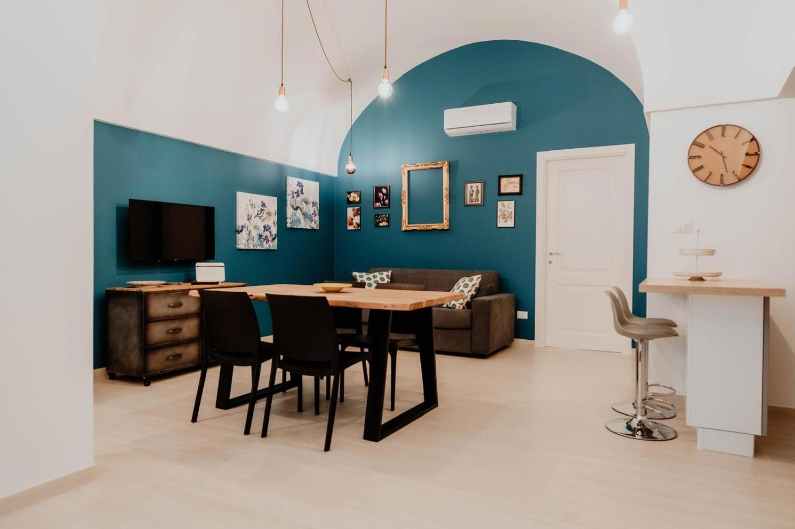 One-Bedroom House photo 1
