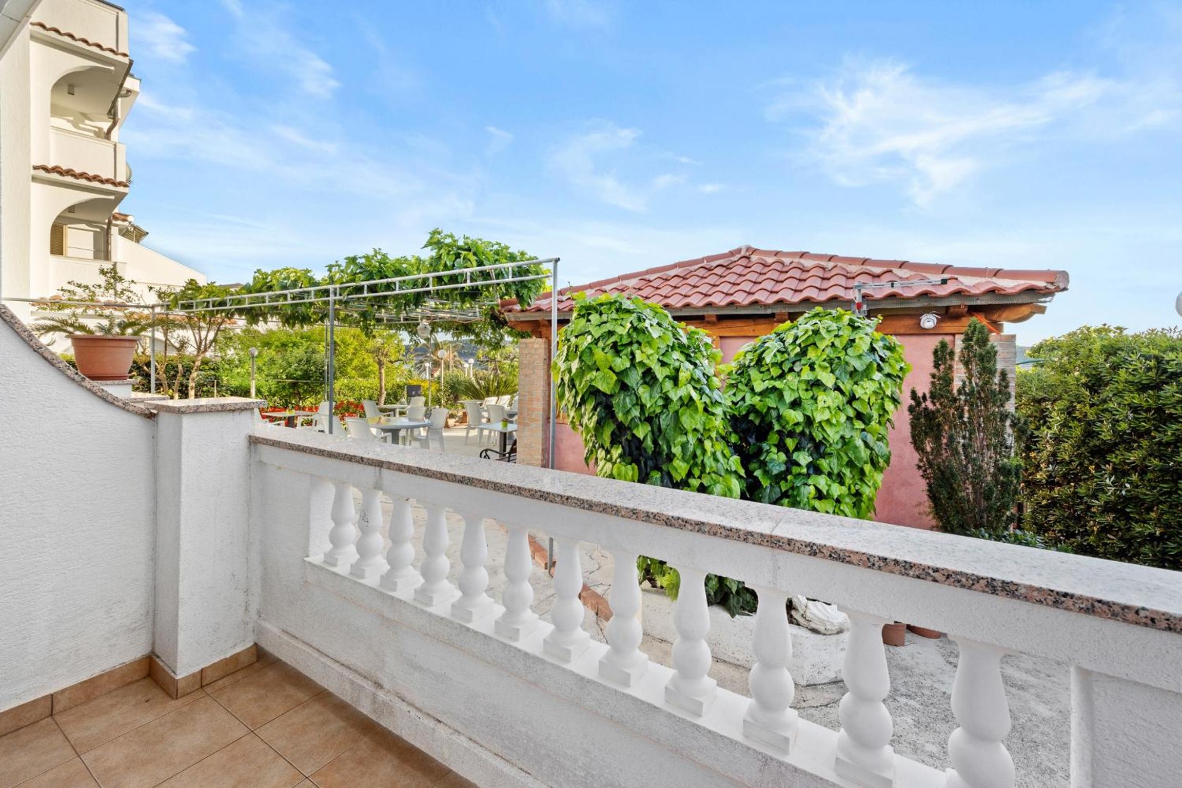 Studio Apartment with Sea View photo 2
