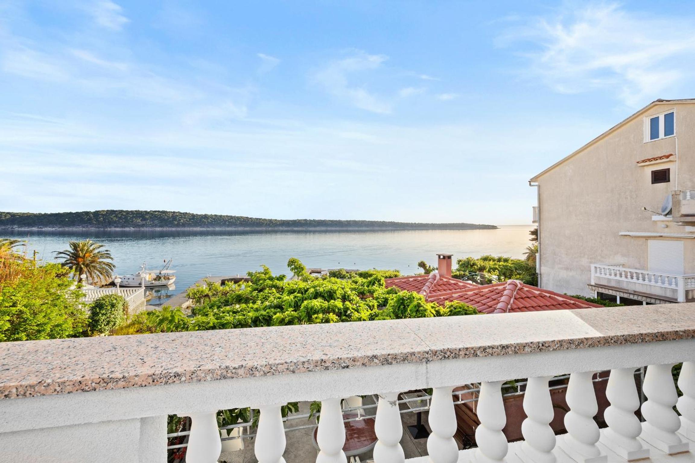 Apartment with Sea View photo 2