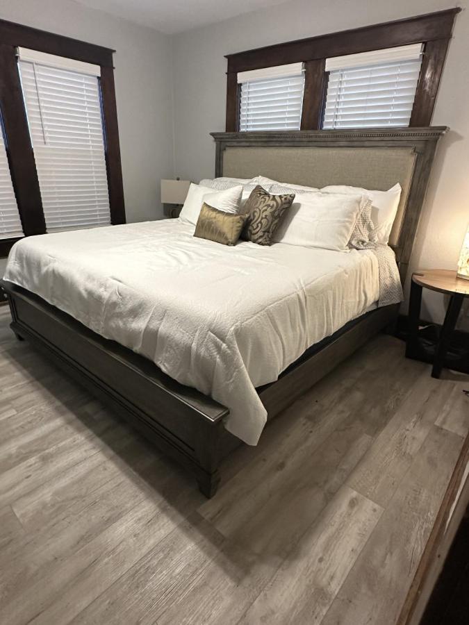 Four-Bedroom House photo 3