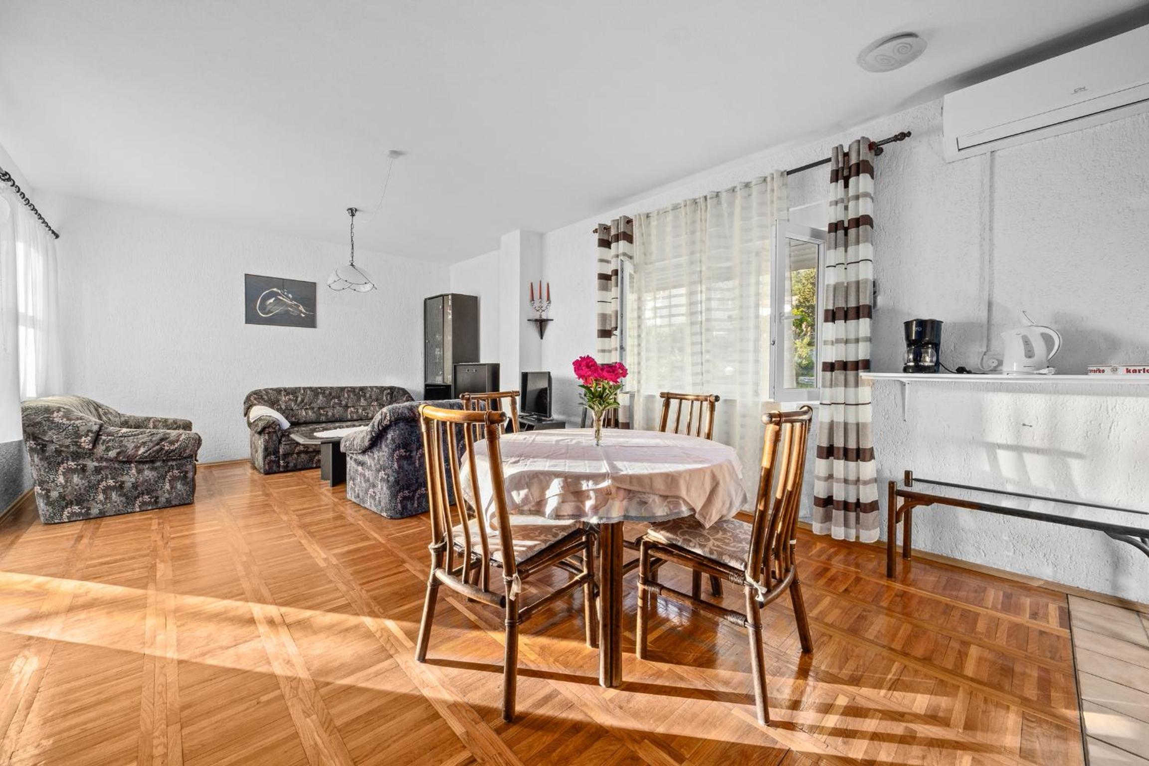 Two bedroom apartment with Sea view photo 2