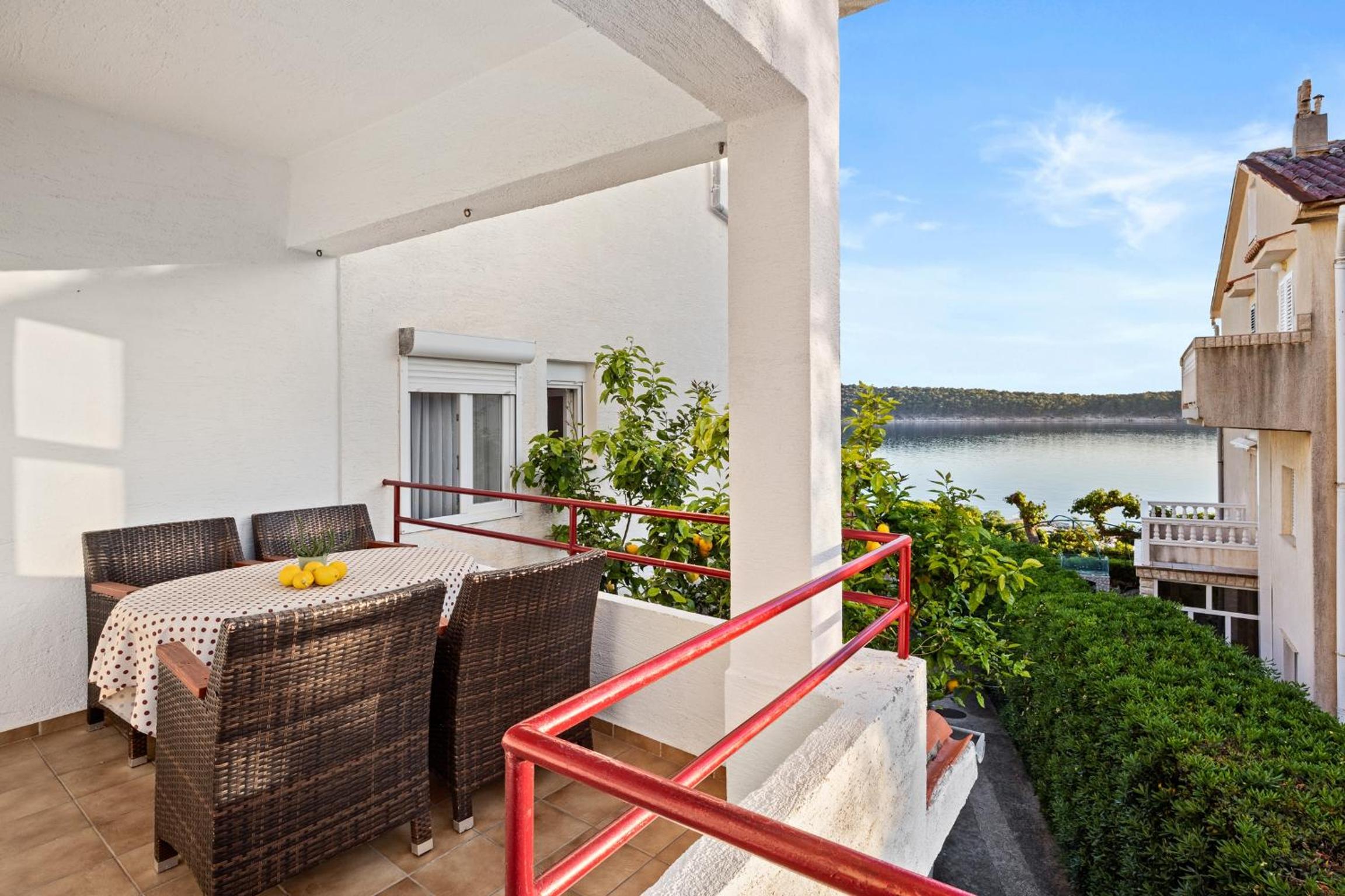 Two bedroom apartment with Sea view photo 2