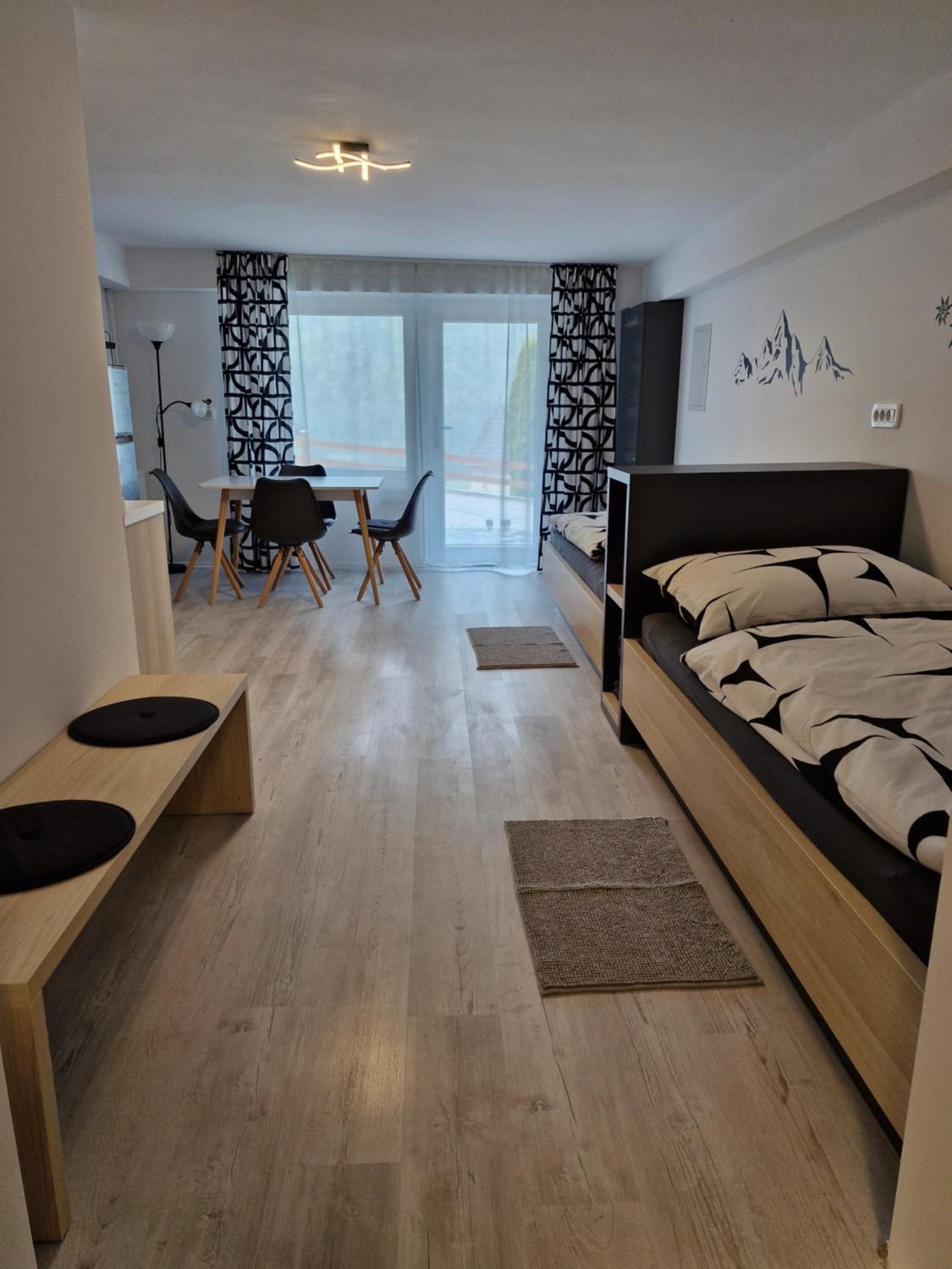 Apartment with Mountain View - Photo 13