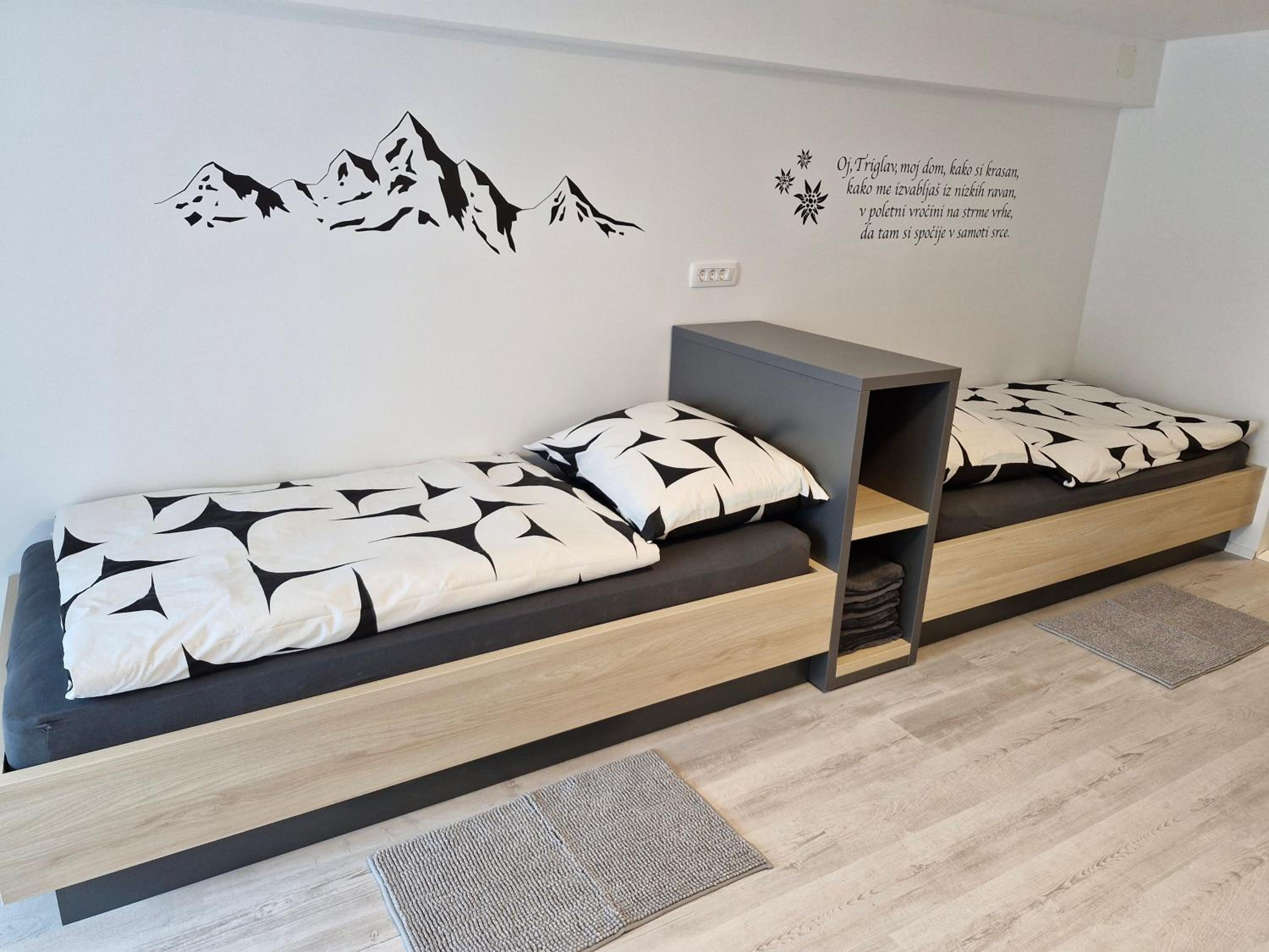 Apartment with Mountain View - Photo 8