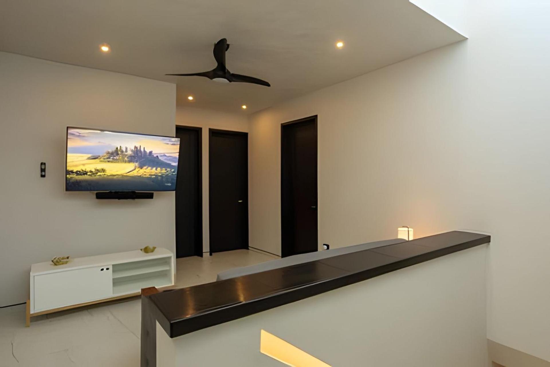 Four-Bedroom House photo 1