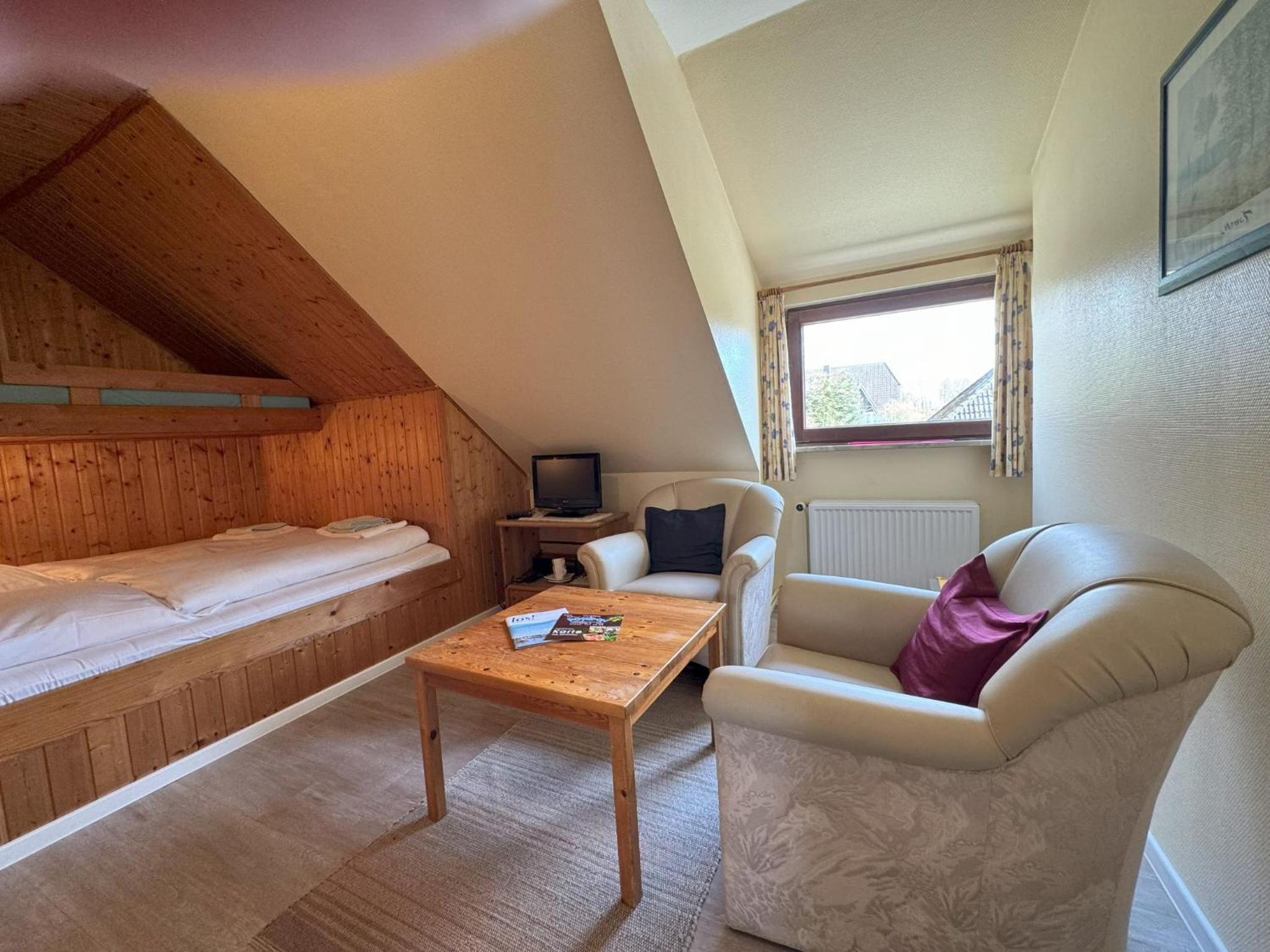 Double Room - Photo 11