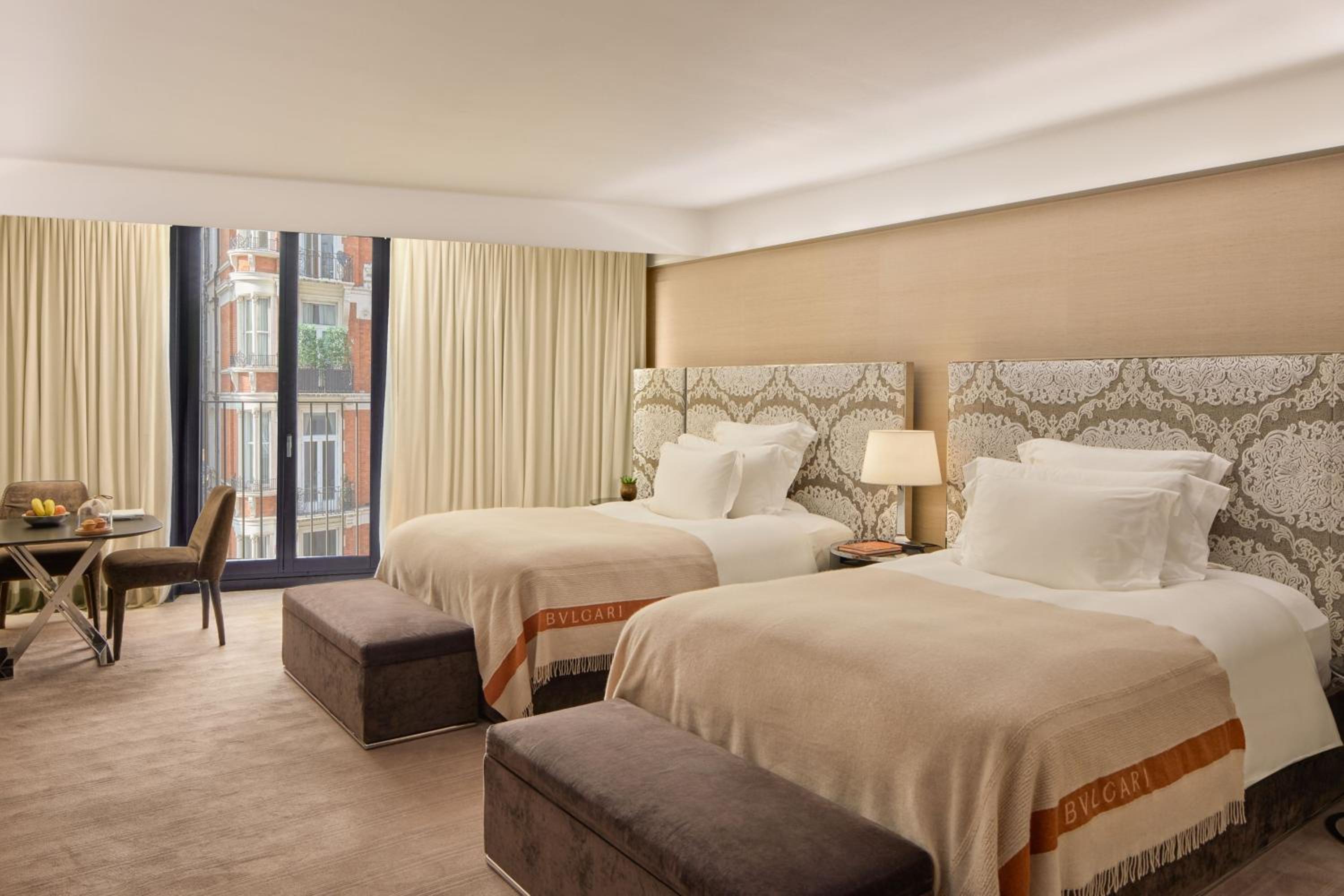 Executive Double Room thumbnail 5