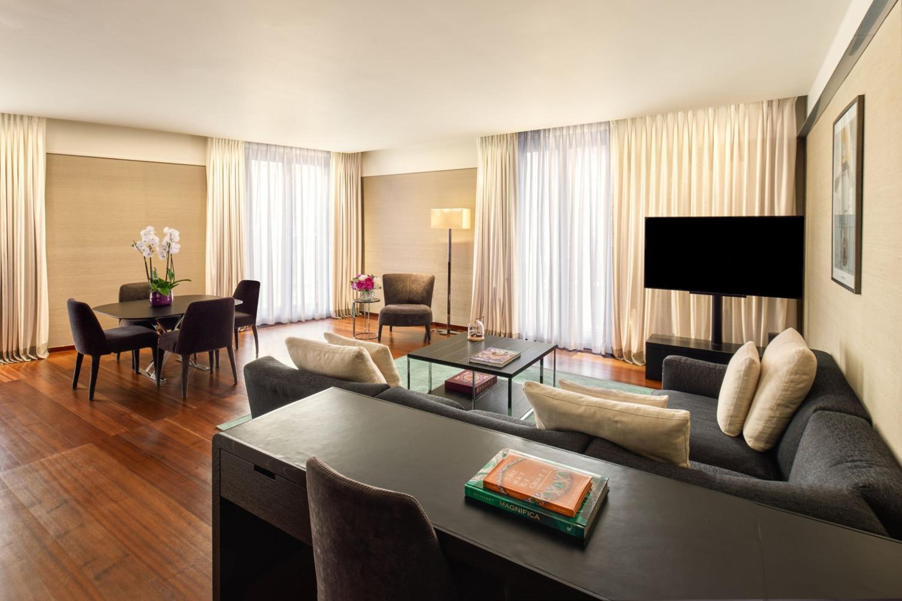 Knightsbridge Suite