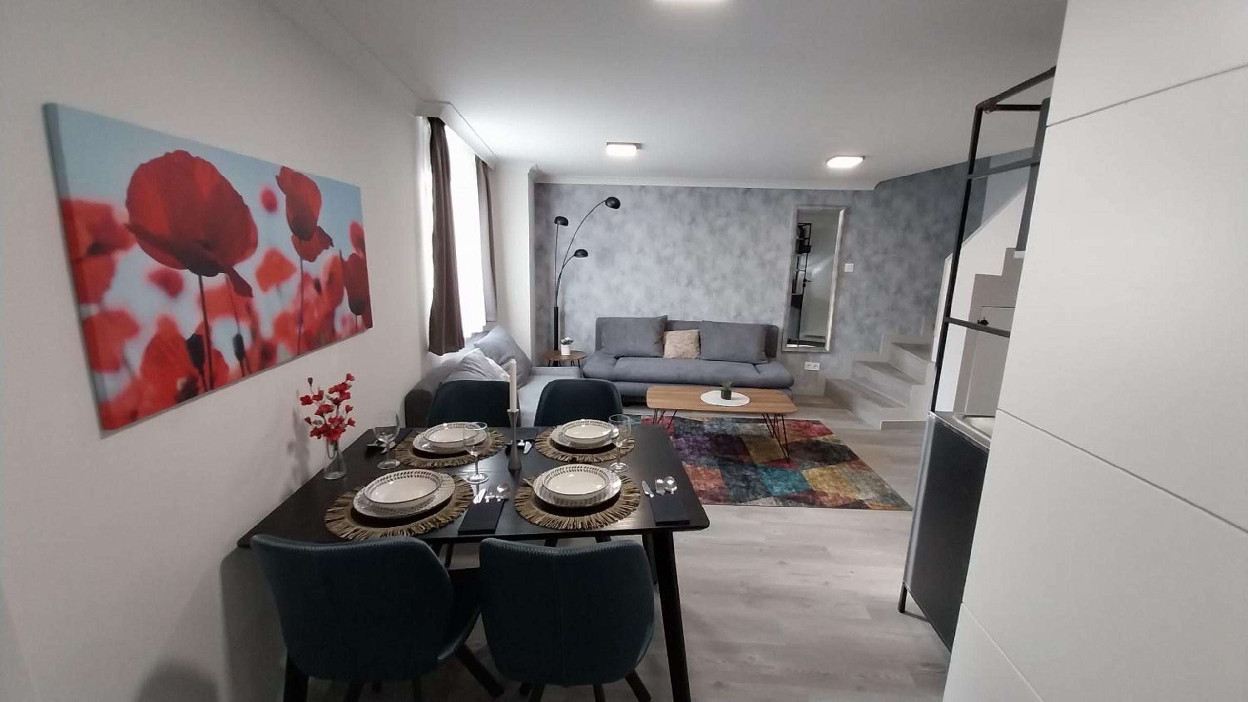 One-Bedroom Apartment photo 1