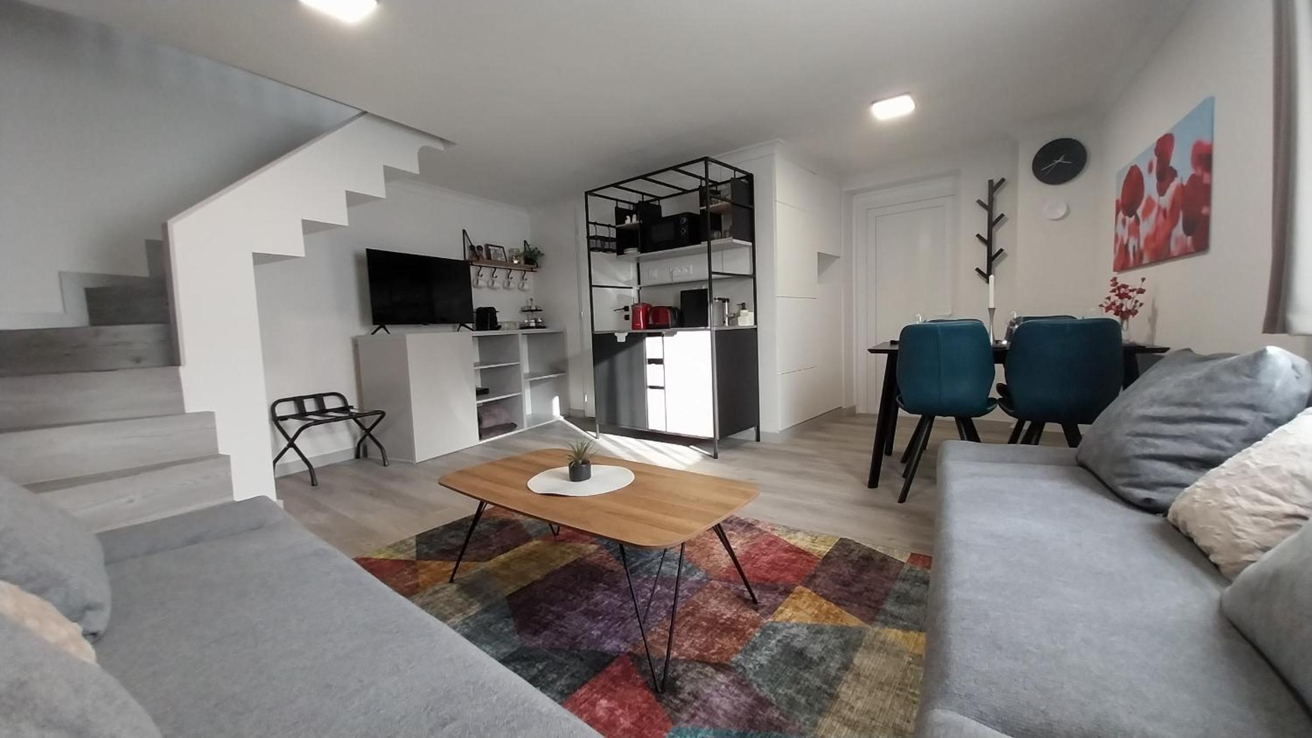 One-Bedroom Apartment photo 2