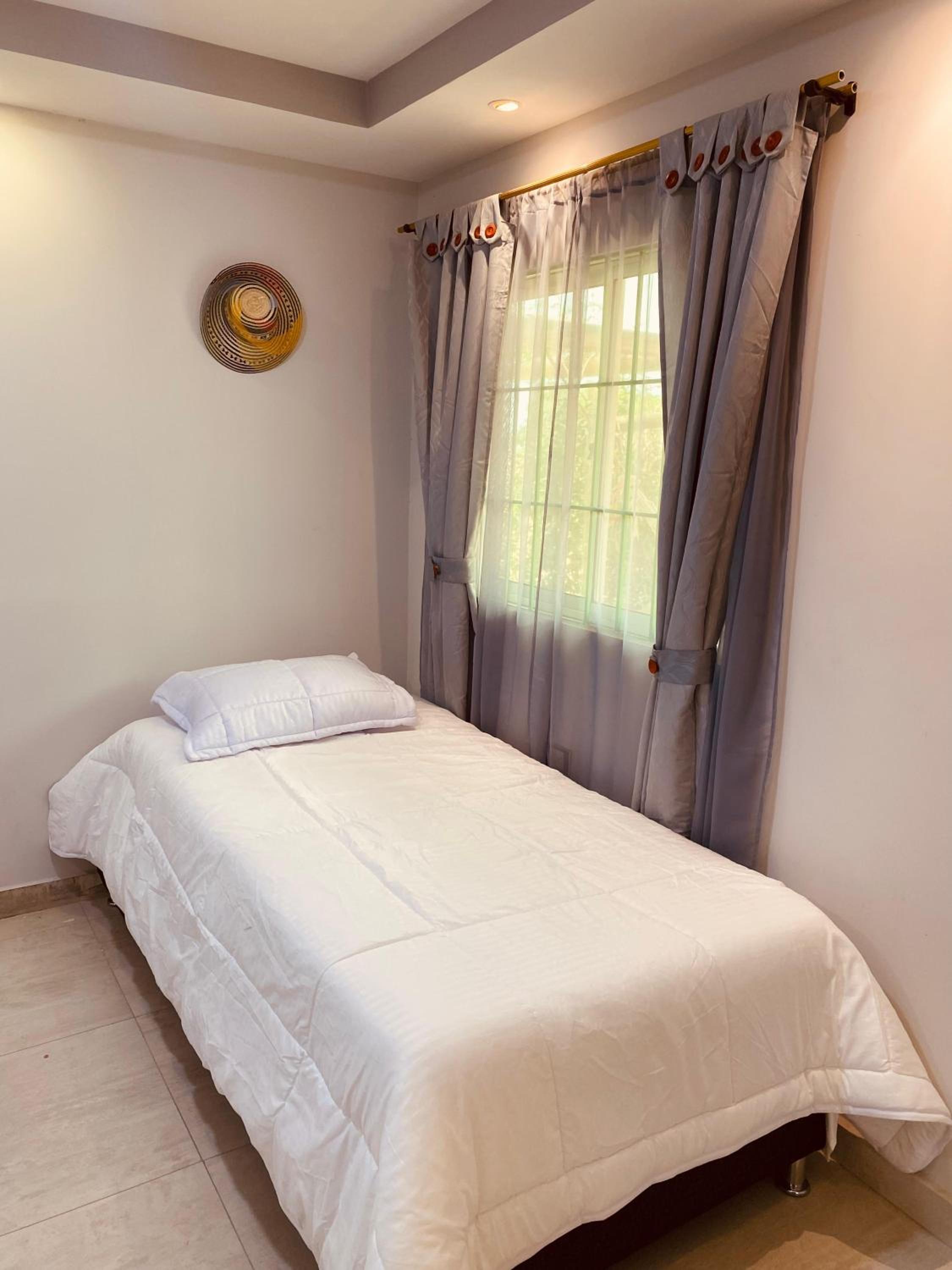 Triple Room with Pool View photo 3