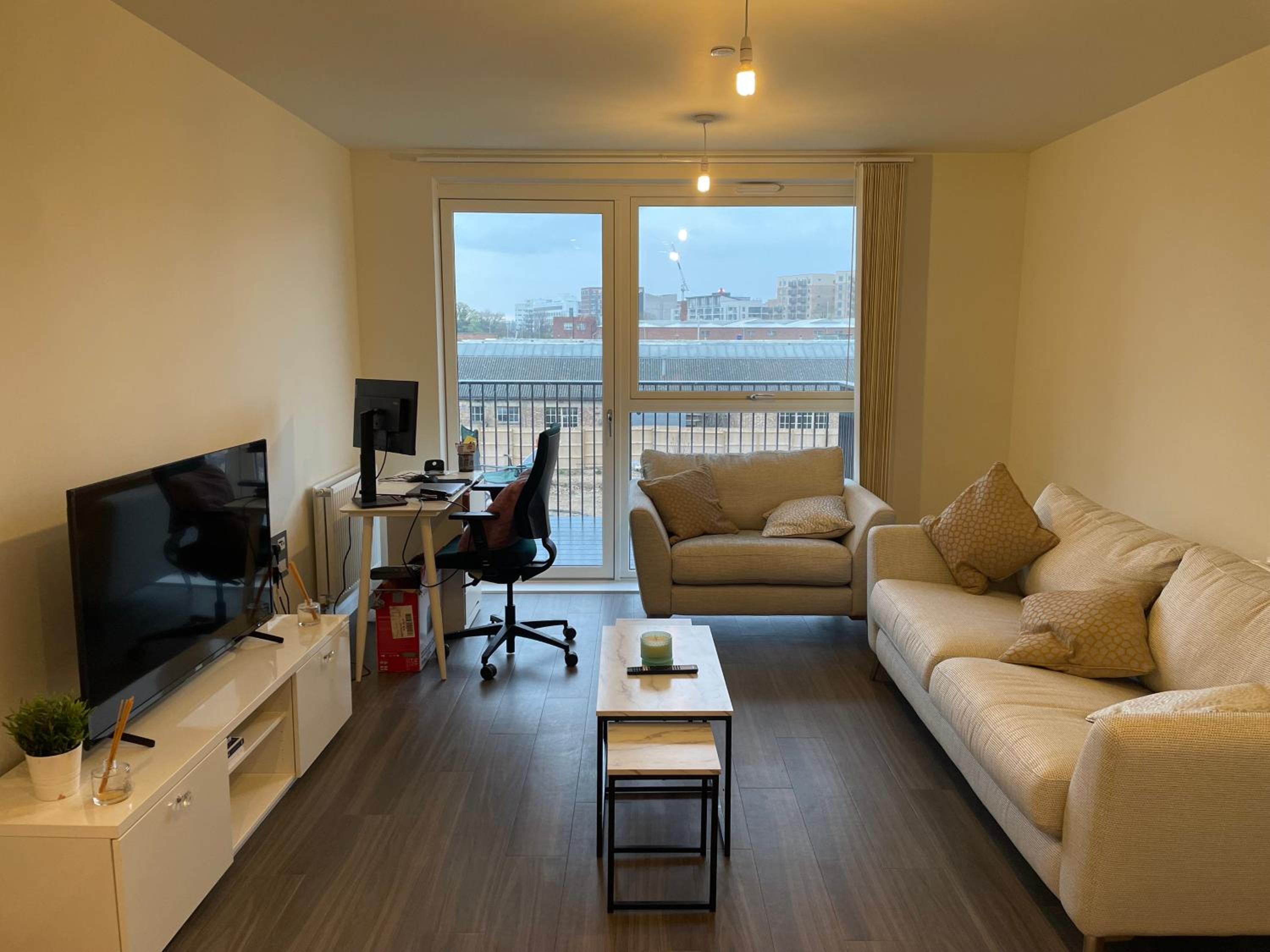 One-Bedroom Apartment photo 1