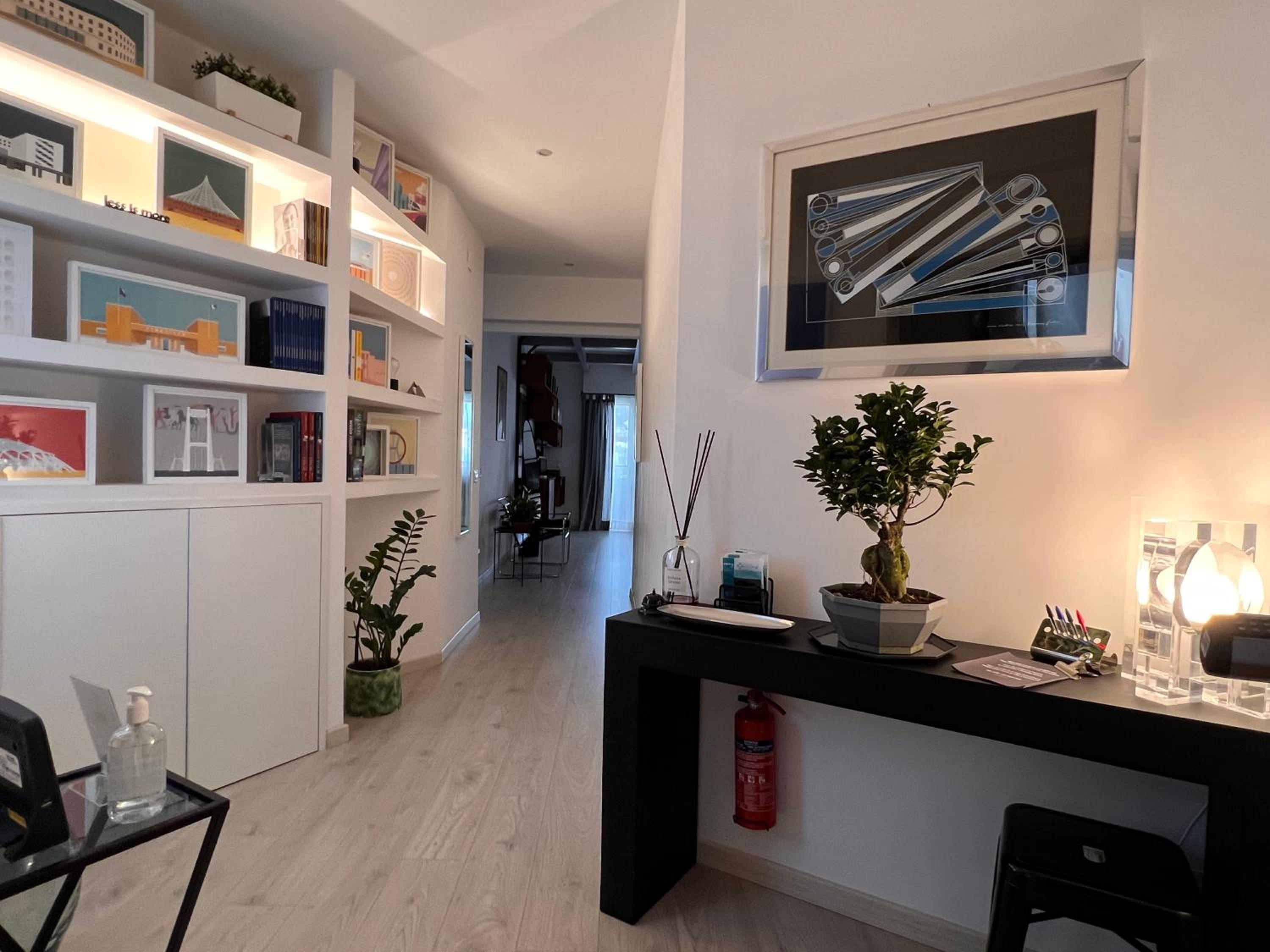 One-Bedroom Apartment photo 2