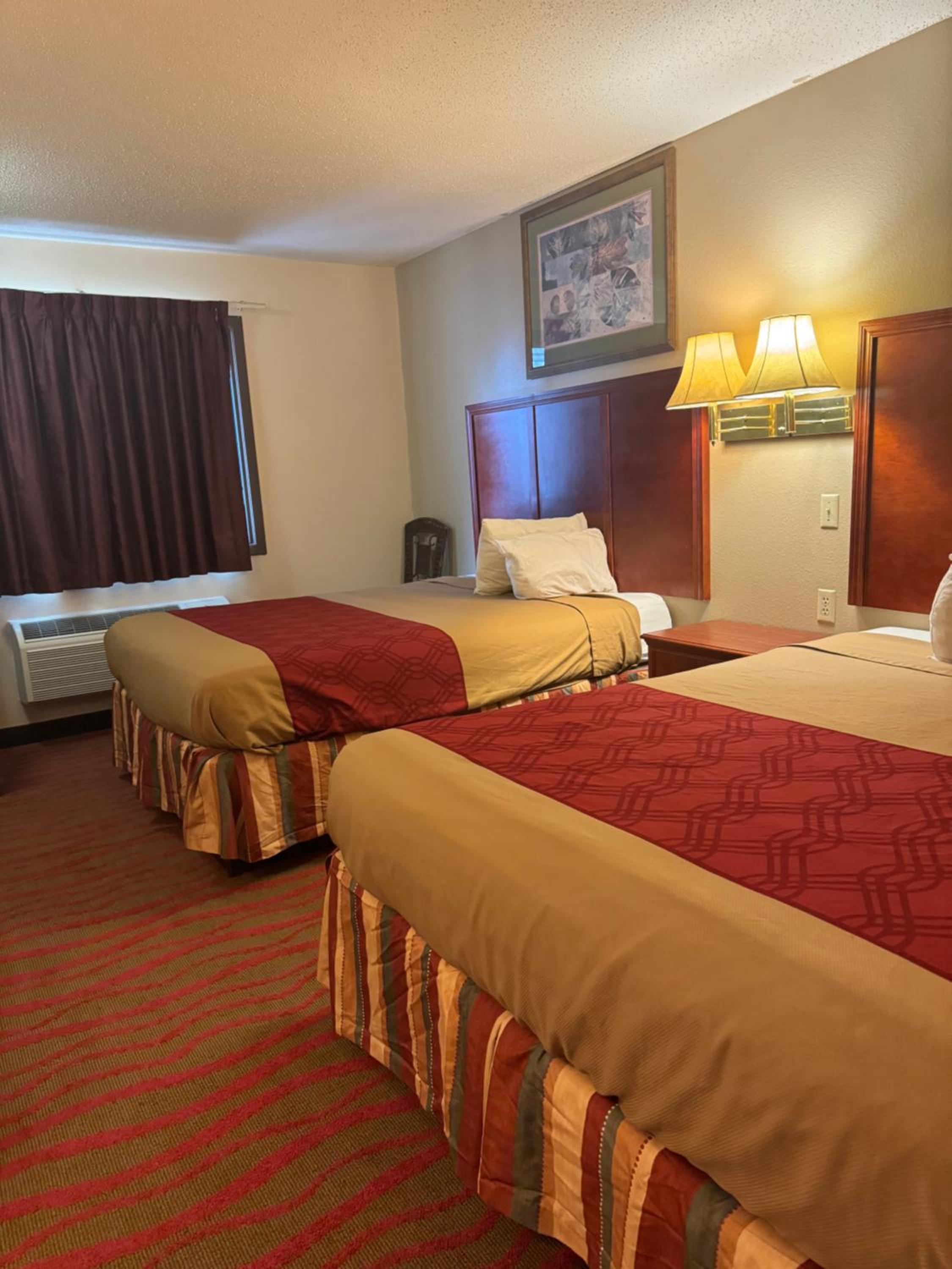 Queen Room photo 1