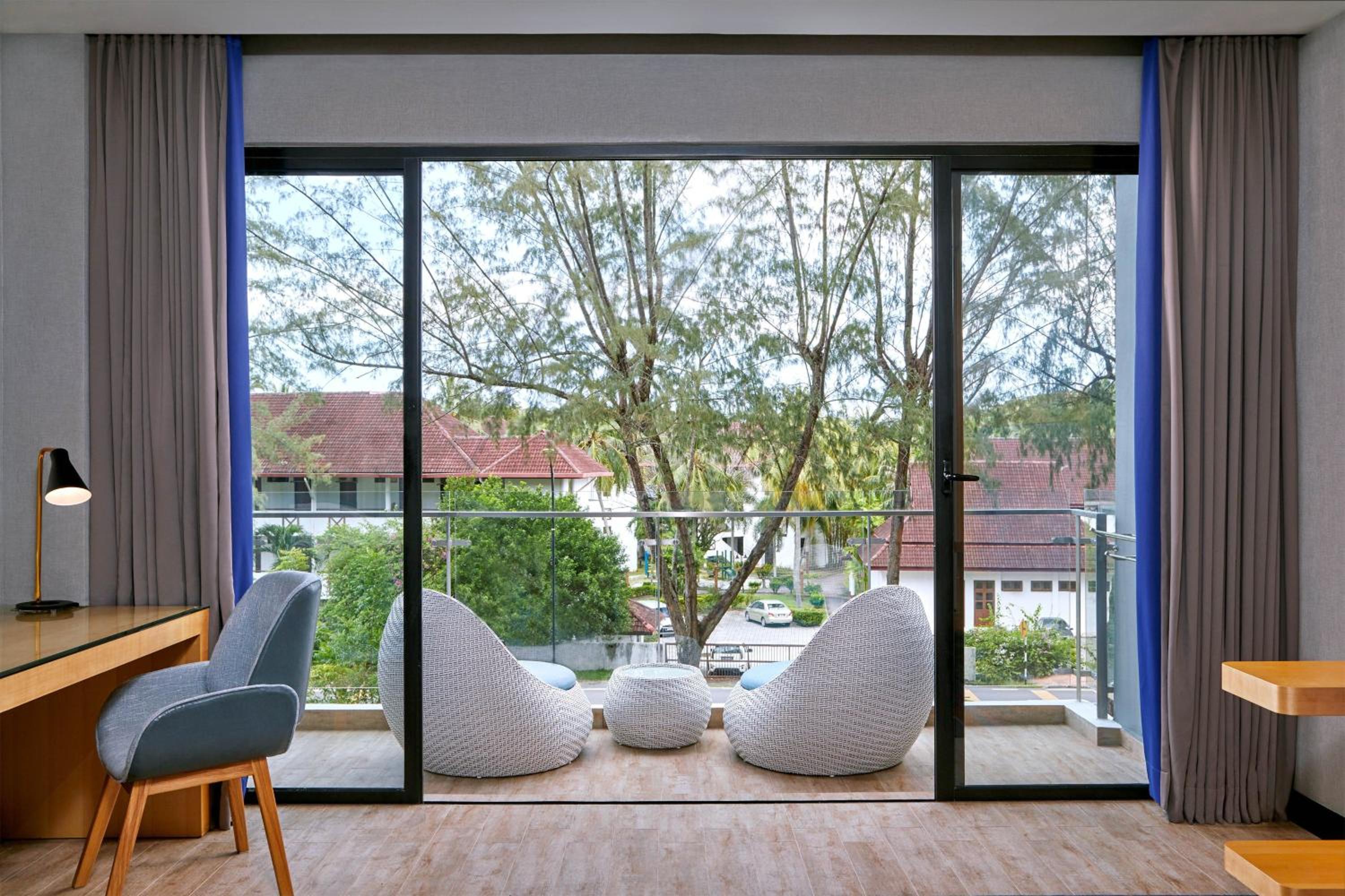 	 Garden View, Balcony, Guest room, 2 Single - Photo 2