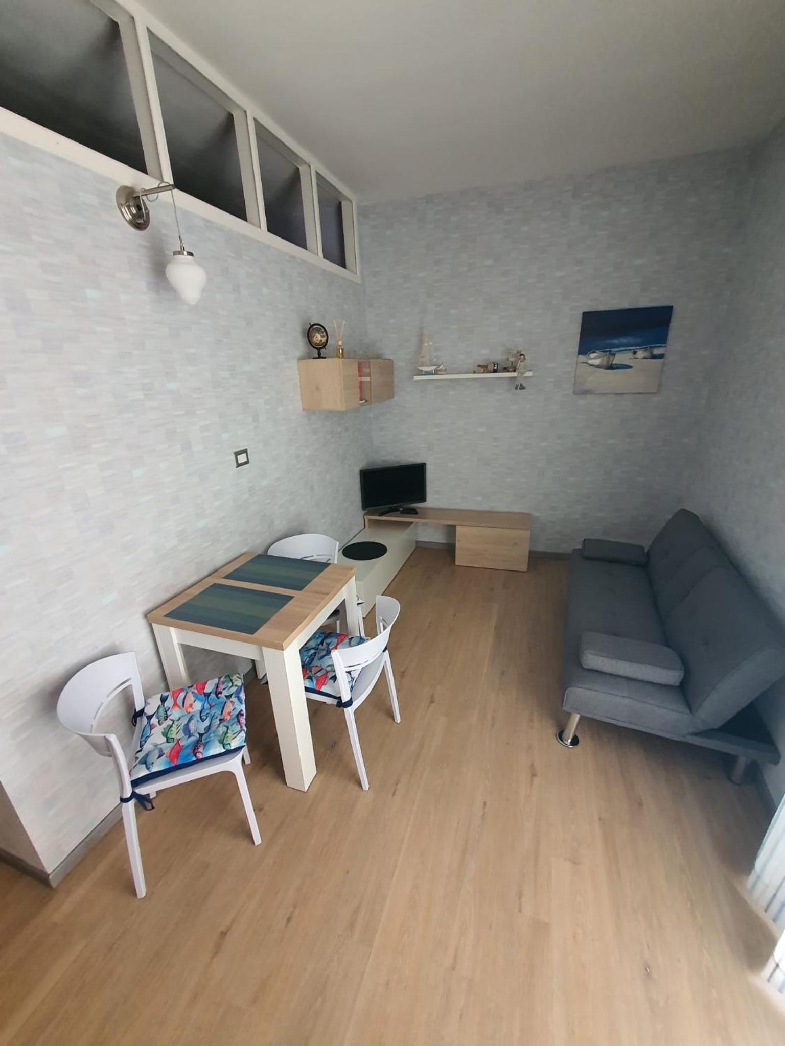 Apartment with Balcony photo 2