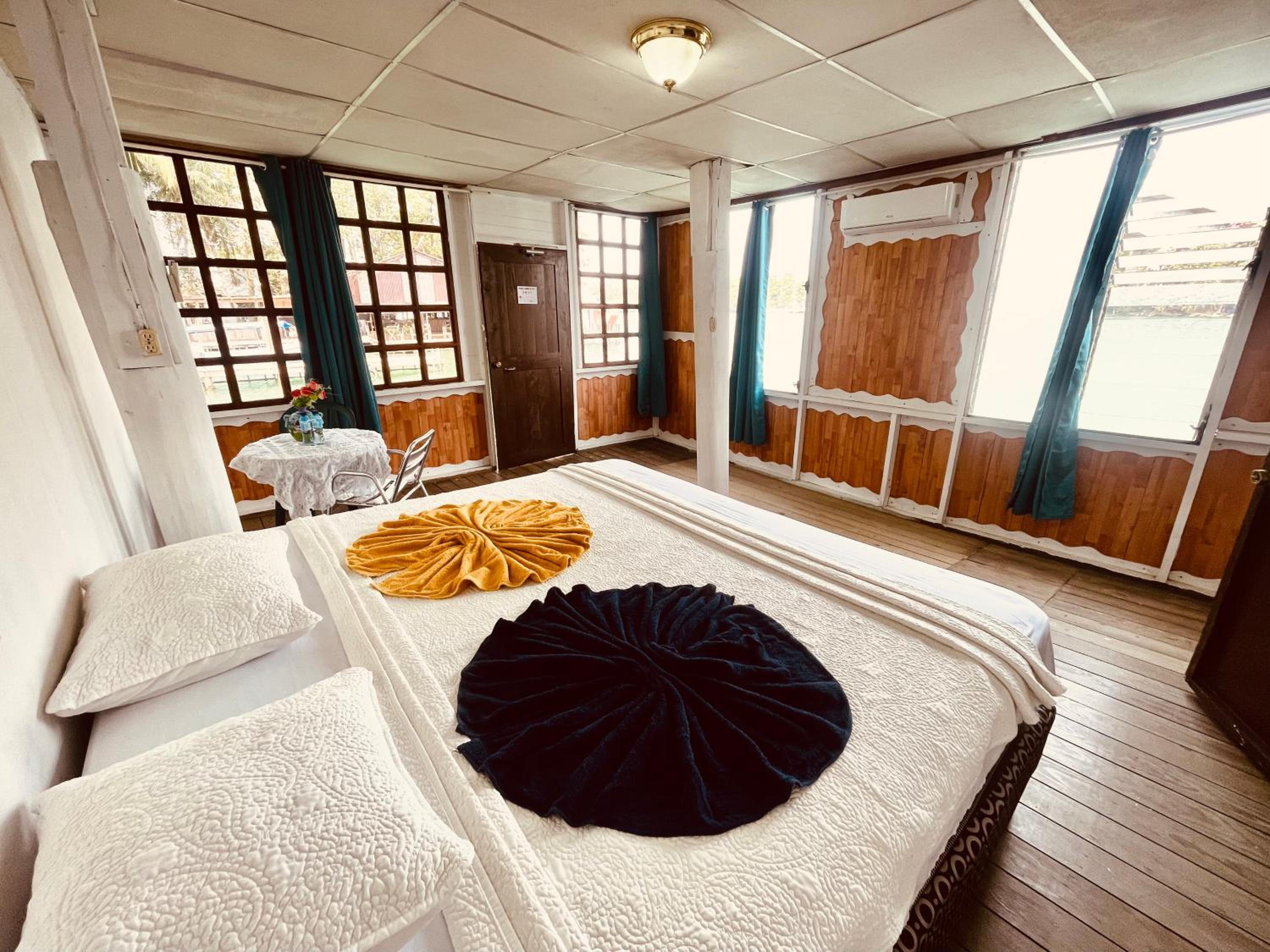 King Room With Lake View