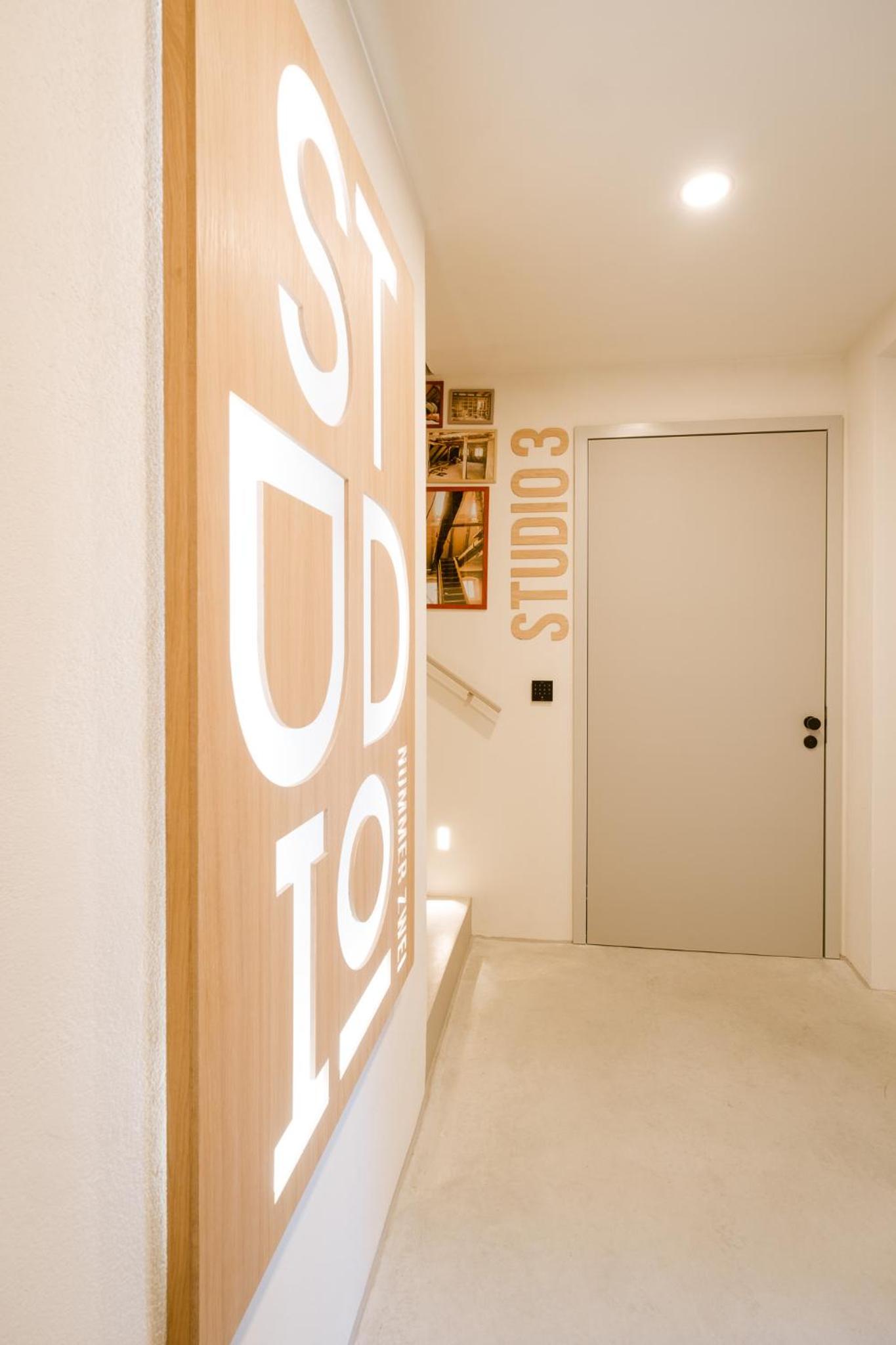 Studio Apartment photo 2