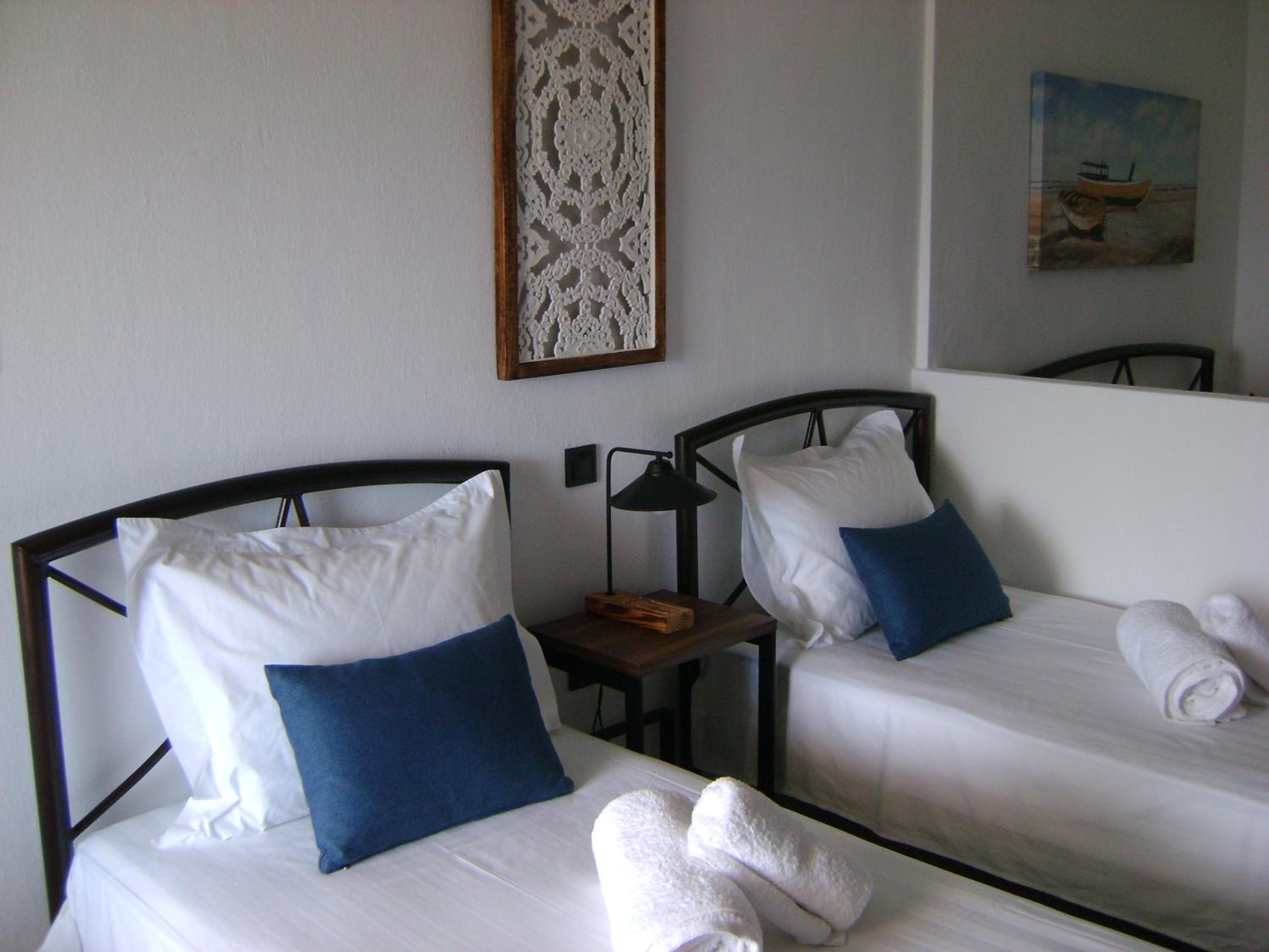 Quadruple Room with Sea View - Photo 8