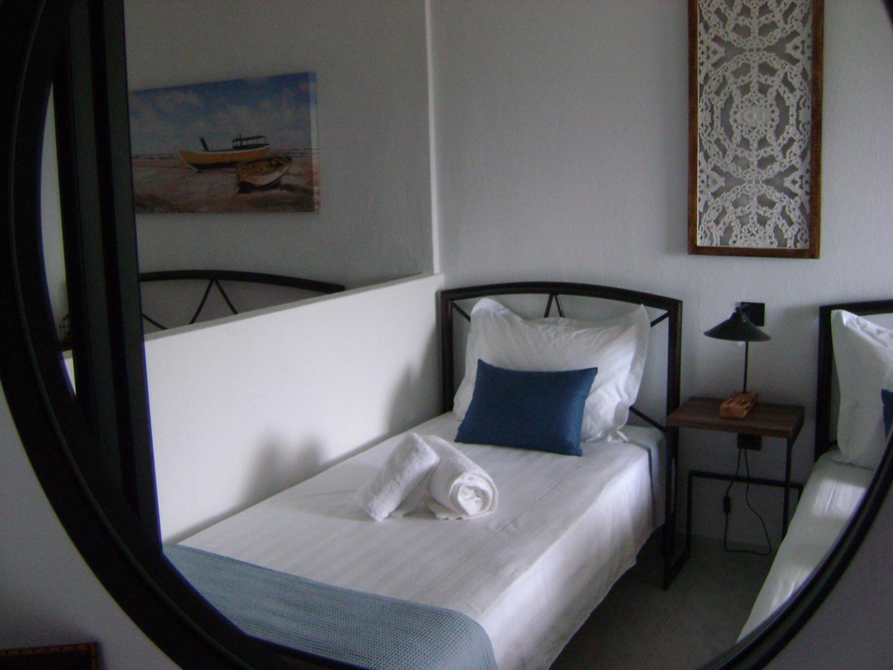 Quadruple Room with Sea View - Photo 6