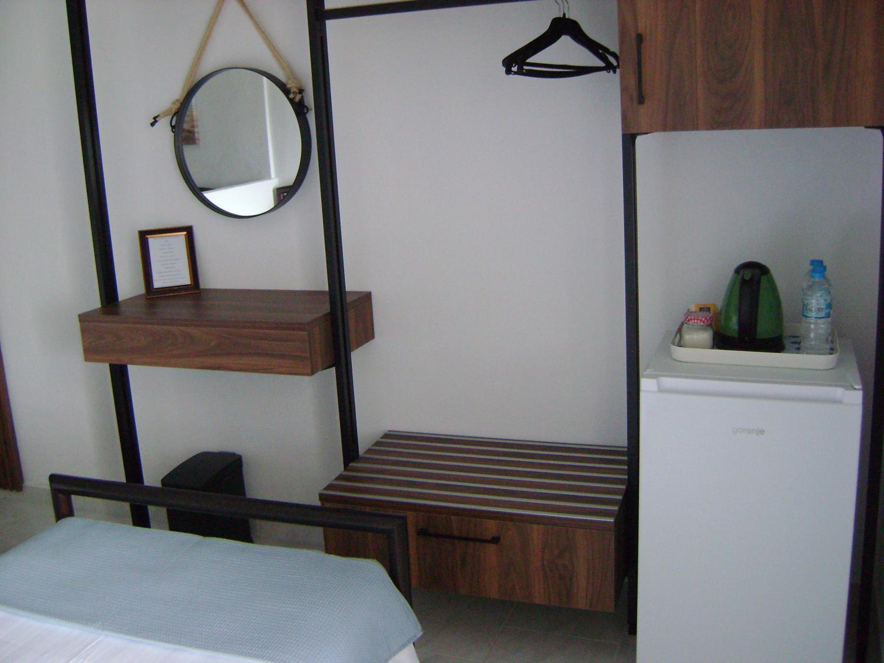 Quadruple Room with Sea View - Photo 5