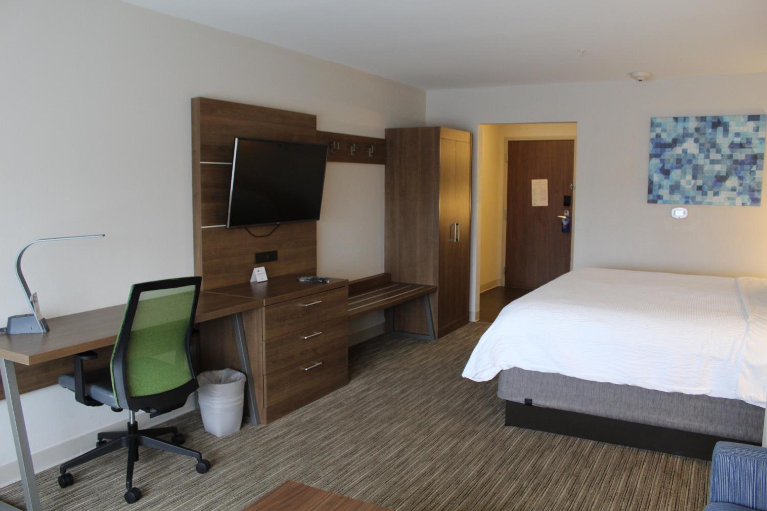 King Suite - Communication Accessible